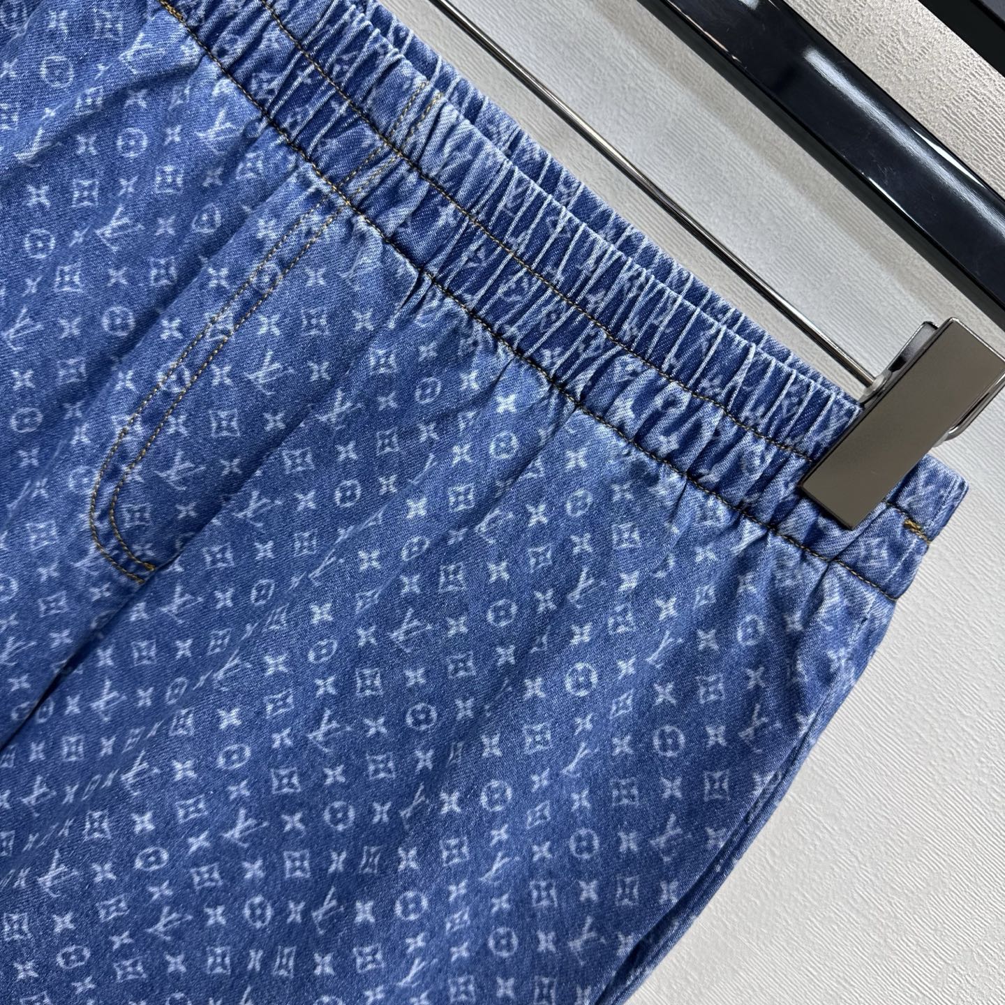Louis Vuitton / 26 New Jeans