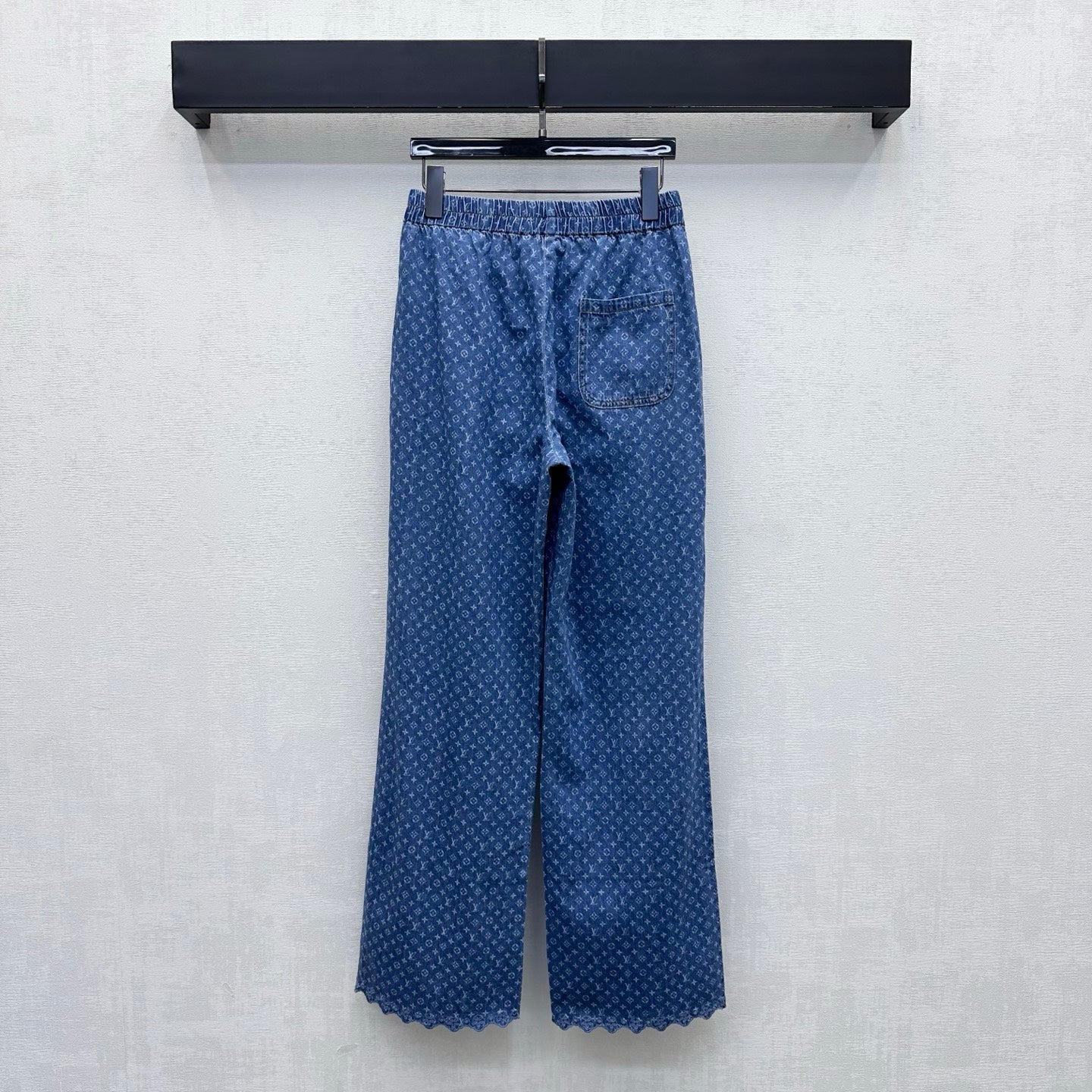Louis Vuitton / 26 New Jeans