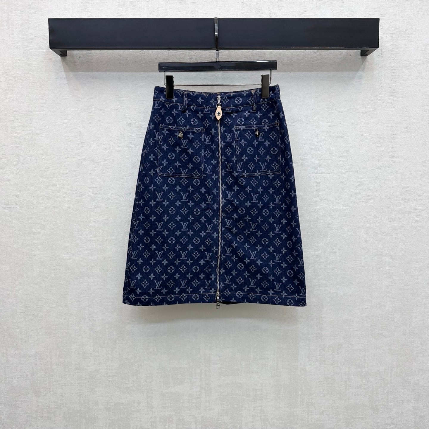 Louis Vuitton / 26 New Denim Skirt