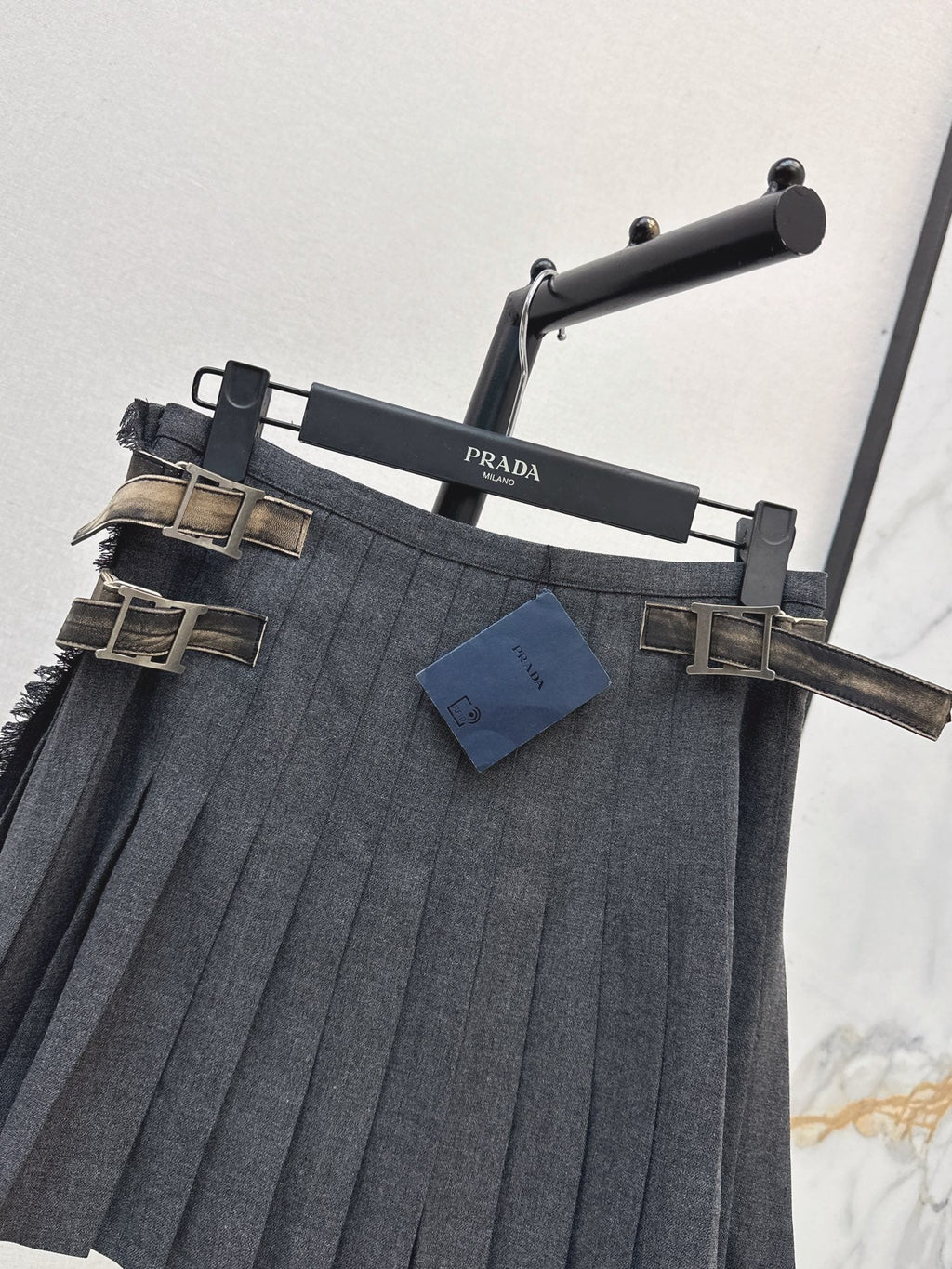 Prada / 26 Spring-Summer Latest Pleated Skirt
