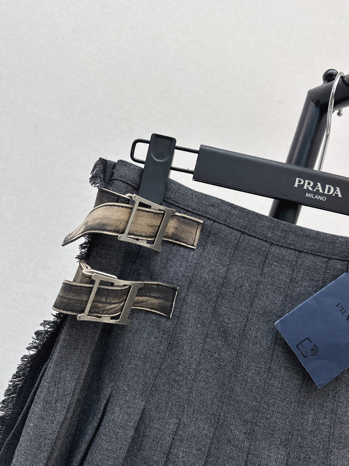 Prada / 26 Spring-Summer Latest Pleated Skirt