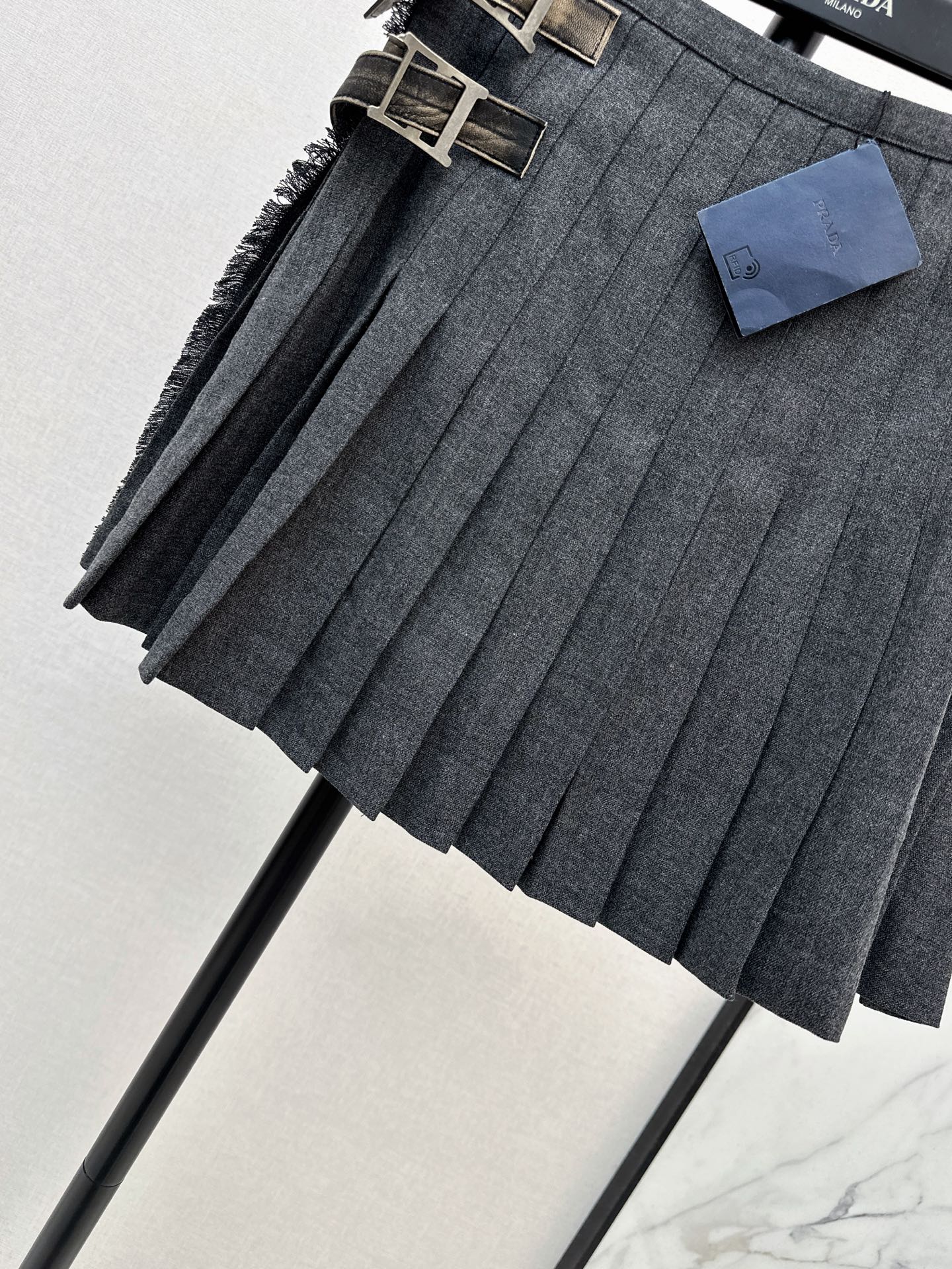 Prada / 26 Spring-Summer Latest Pleated Skirt