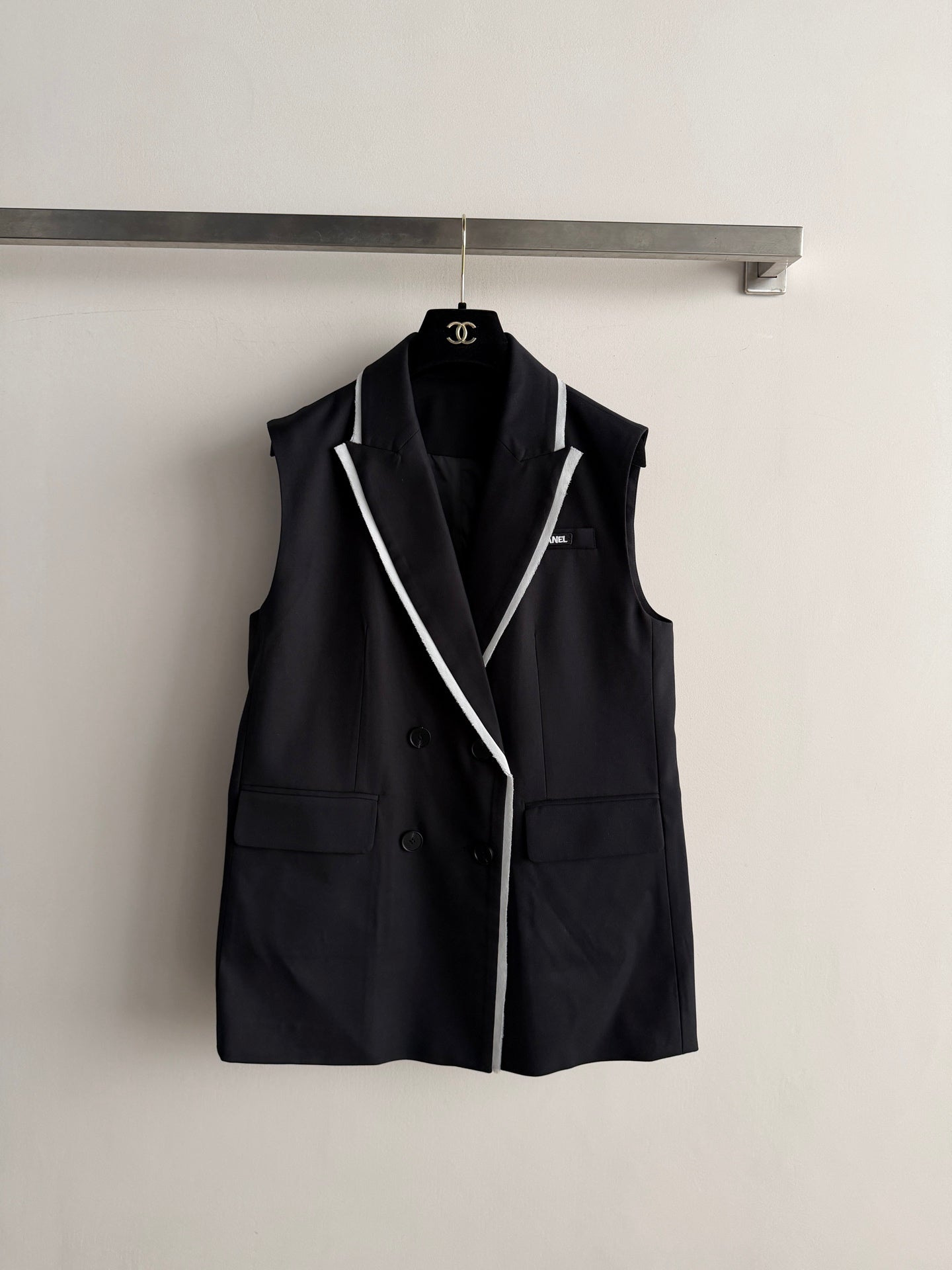 Chanel / 26 New Vest and Pleated Skirt Set