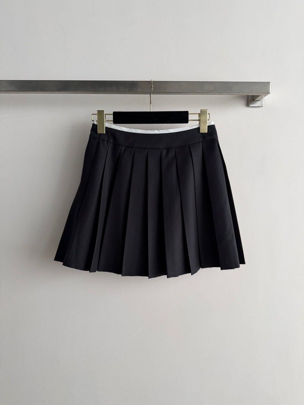 Chanel / 26 New Vest and Pleated Skirt Set