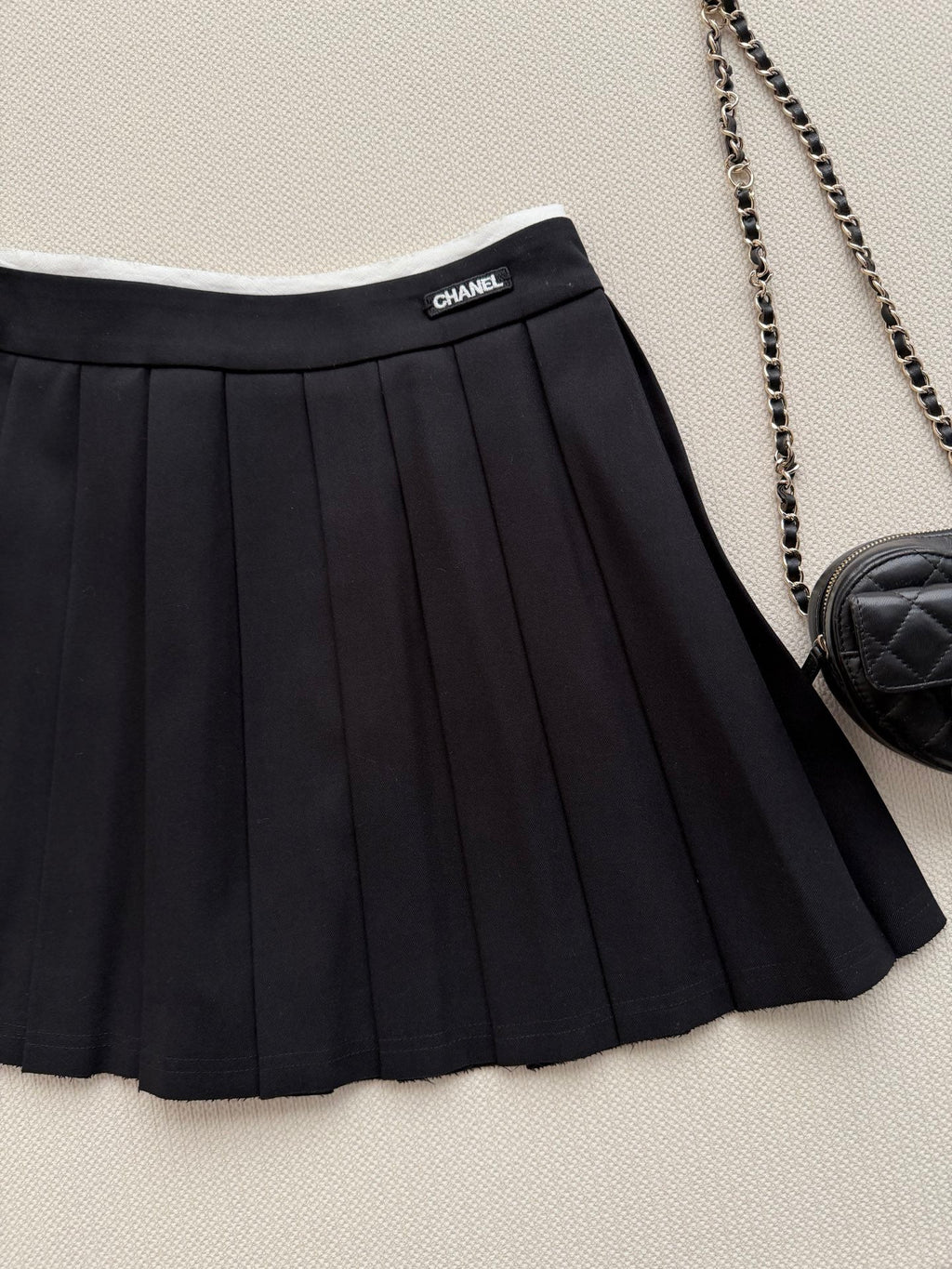 Chanel / 26 New Vest and Pleated Skirt Set