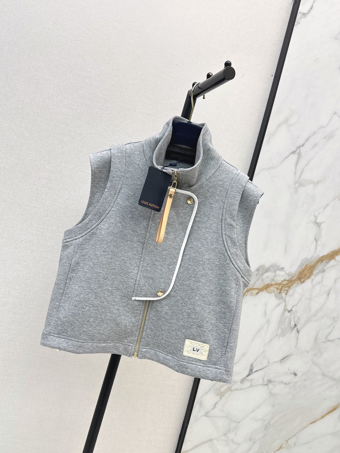 Louis Vuitton / 26 Early Autumn New Vest