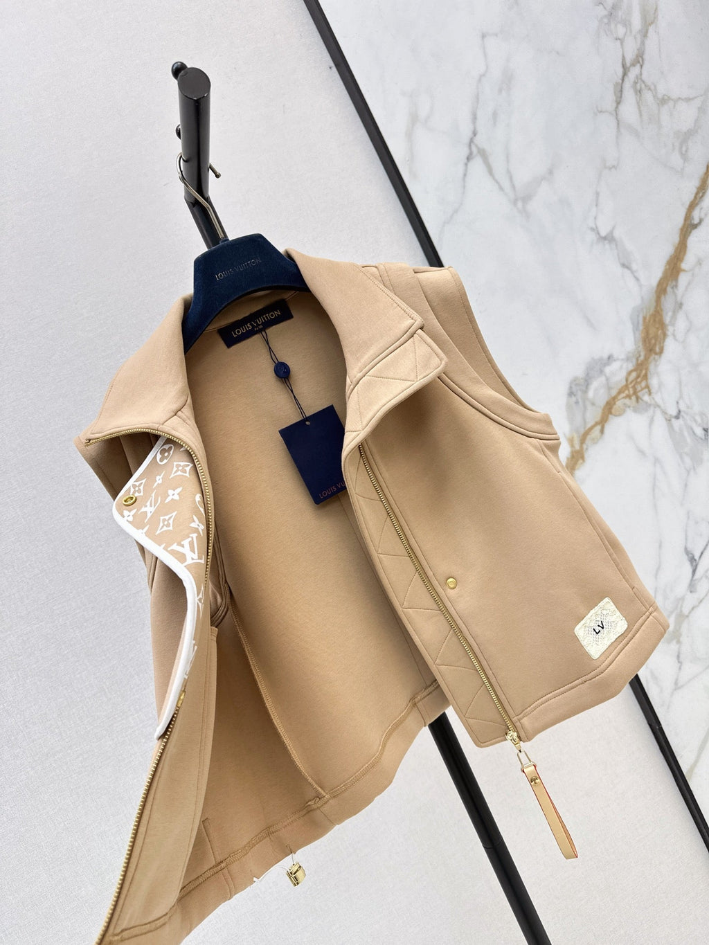 Louis Vuitton / 26 Early Autumn New Vest
