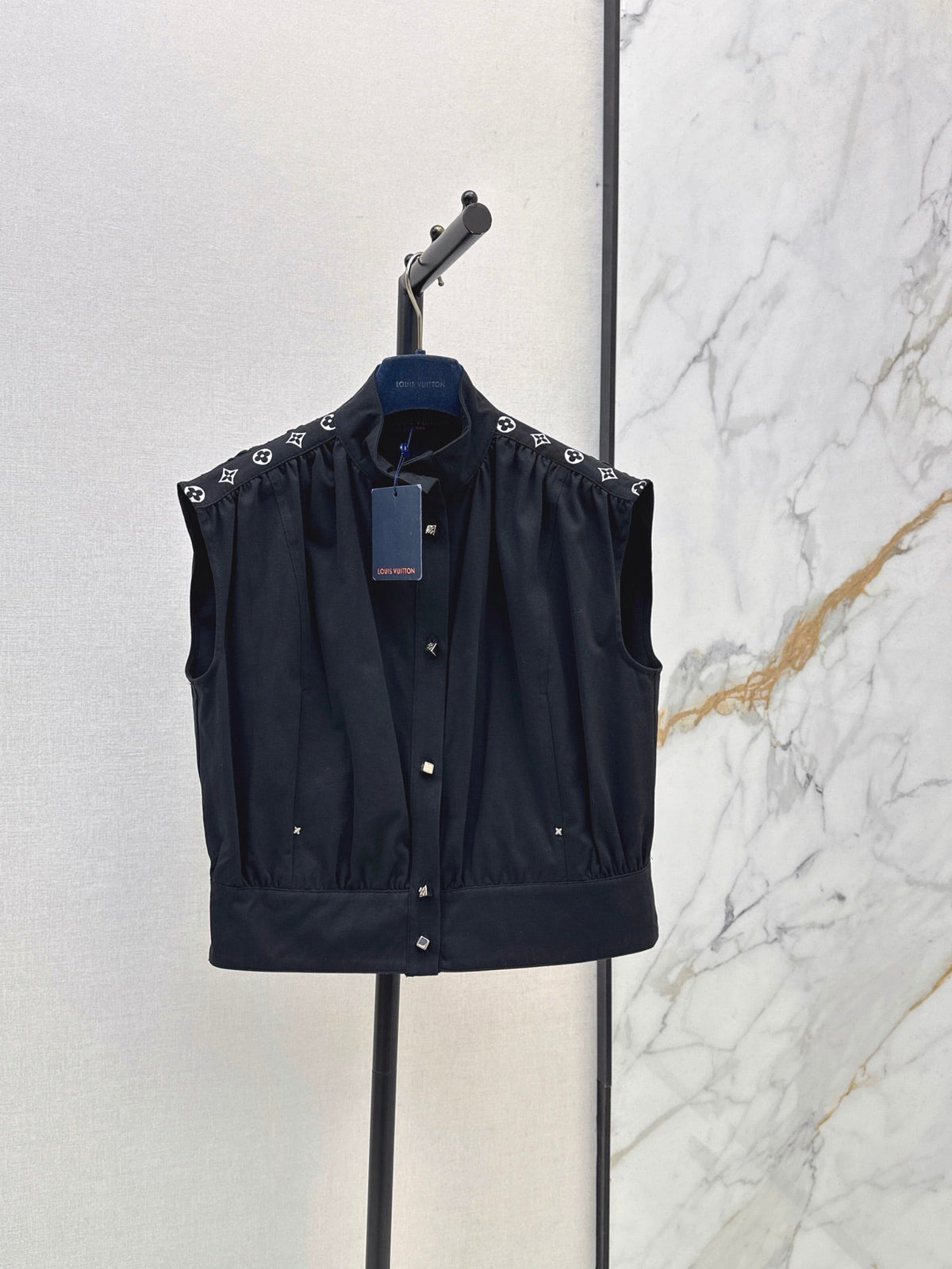 Louis Vuitton / 26 Early Autumn New Vest