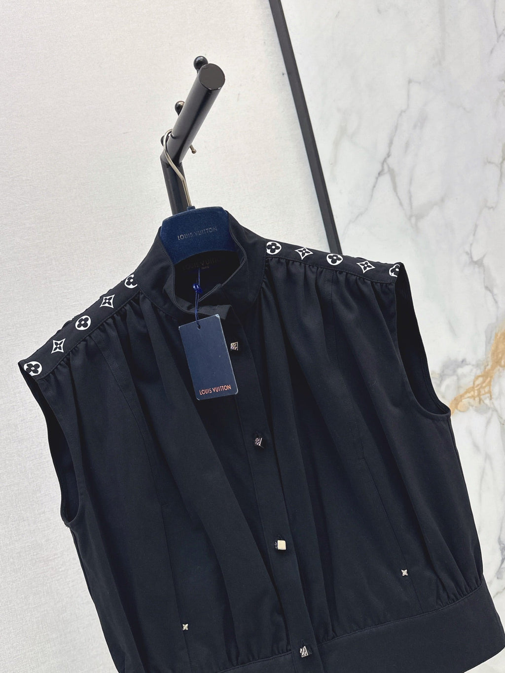 Louis Vuitton / 26 Early Autumn New Vest