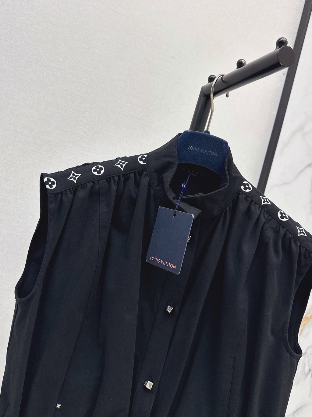 Louis Vuitton / 26 Early Autumn New Vest