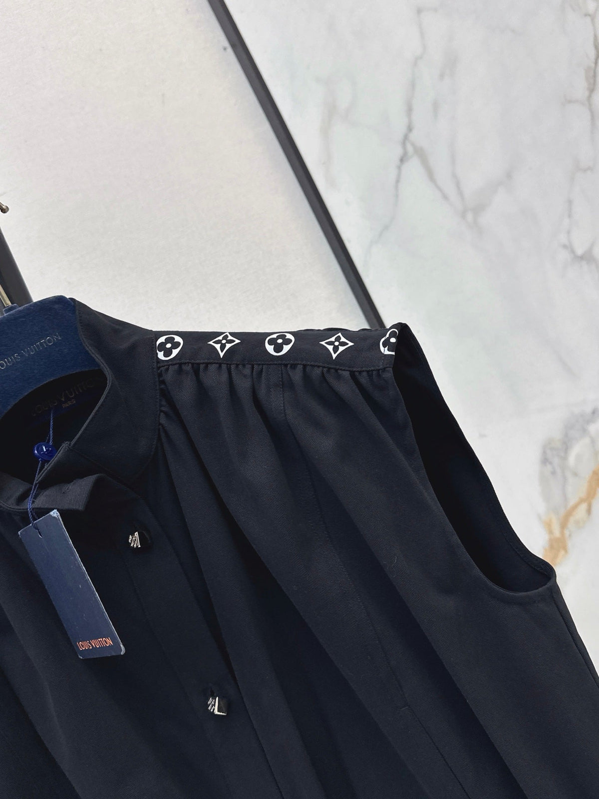 Louis Vuitton / 26 Early Autumn New Vest