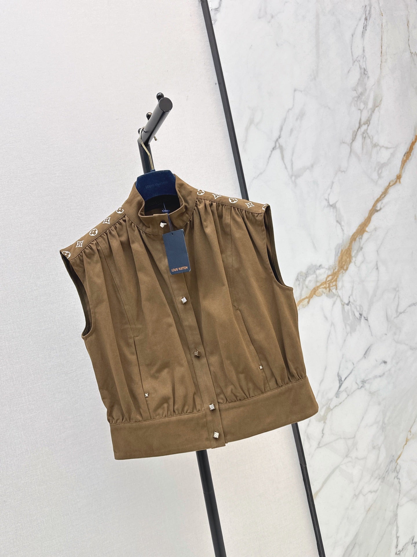 Louis Vuitton / 26 Early Autumn New Vest