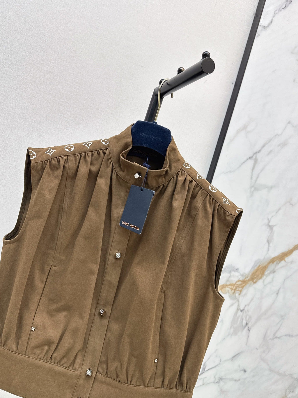 Louis Vuitton / 26 Early Autumn New Vest