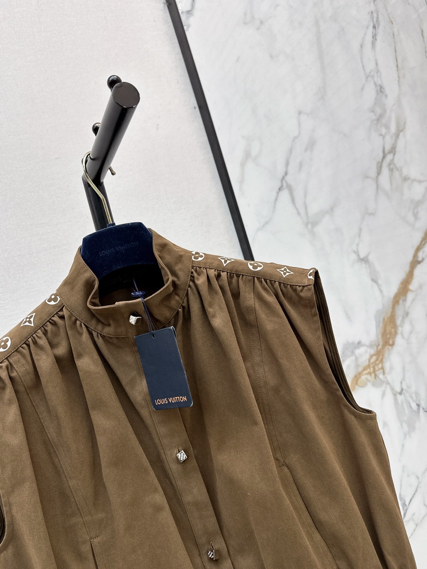 Louis Vuitton / 26 Early Autumn New Vest
