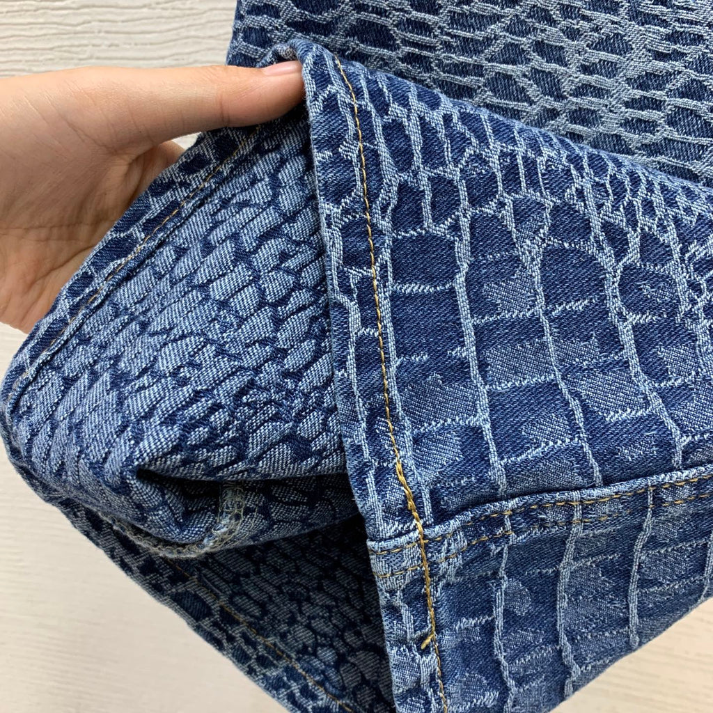 Chanel/26 New Straight-Leg Jeans