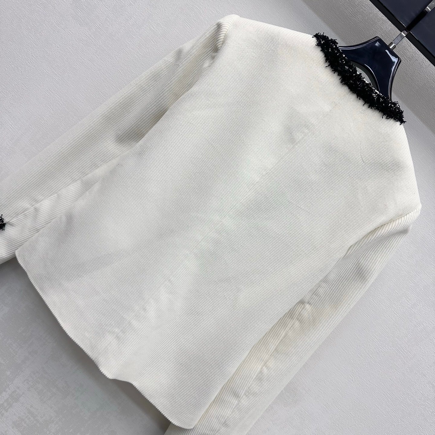 Raw-edge corduroy jacket
