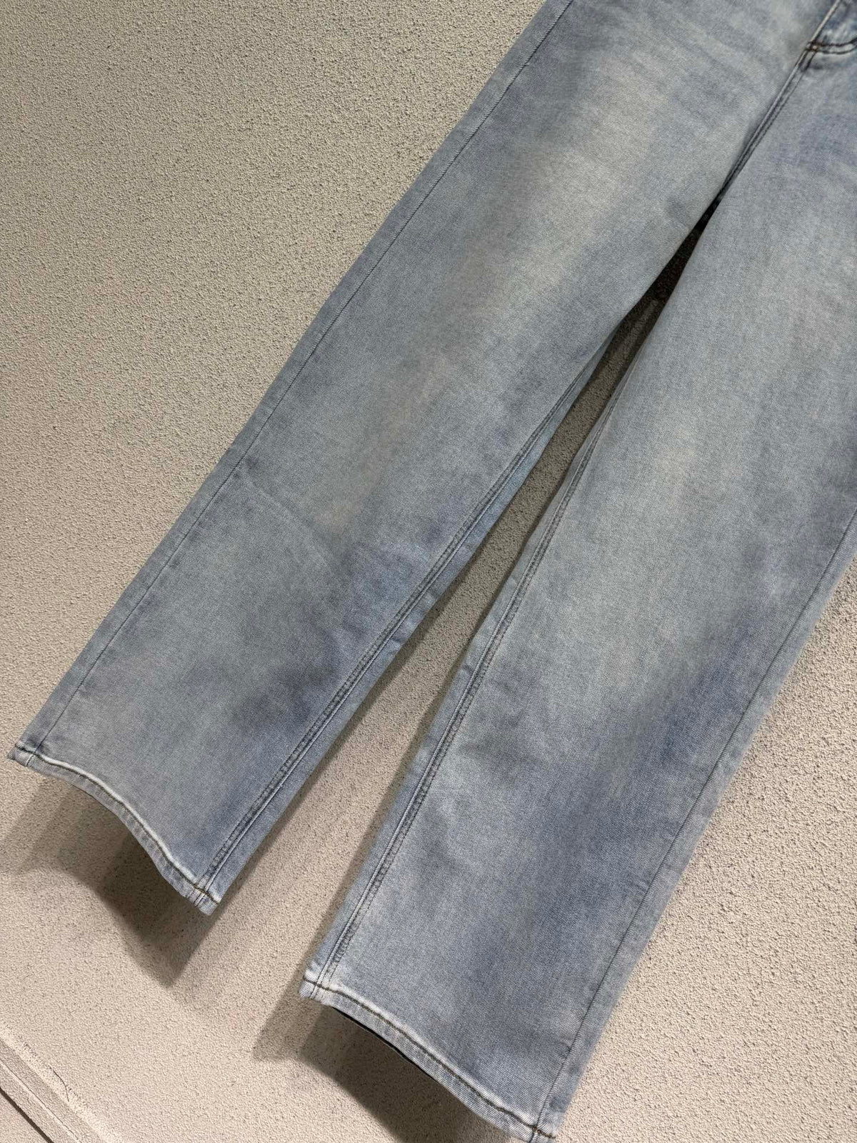 Straight-leg wide-fit jeans