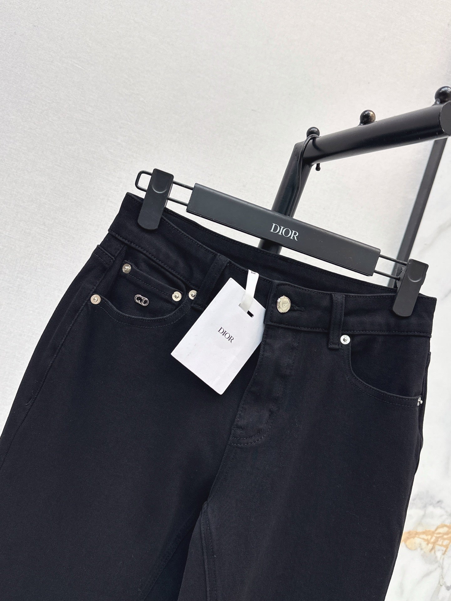 Figure-flattering stretch jeans