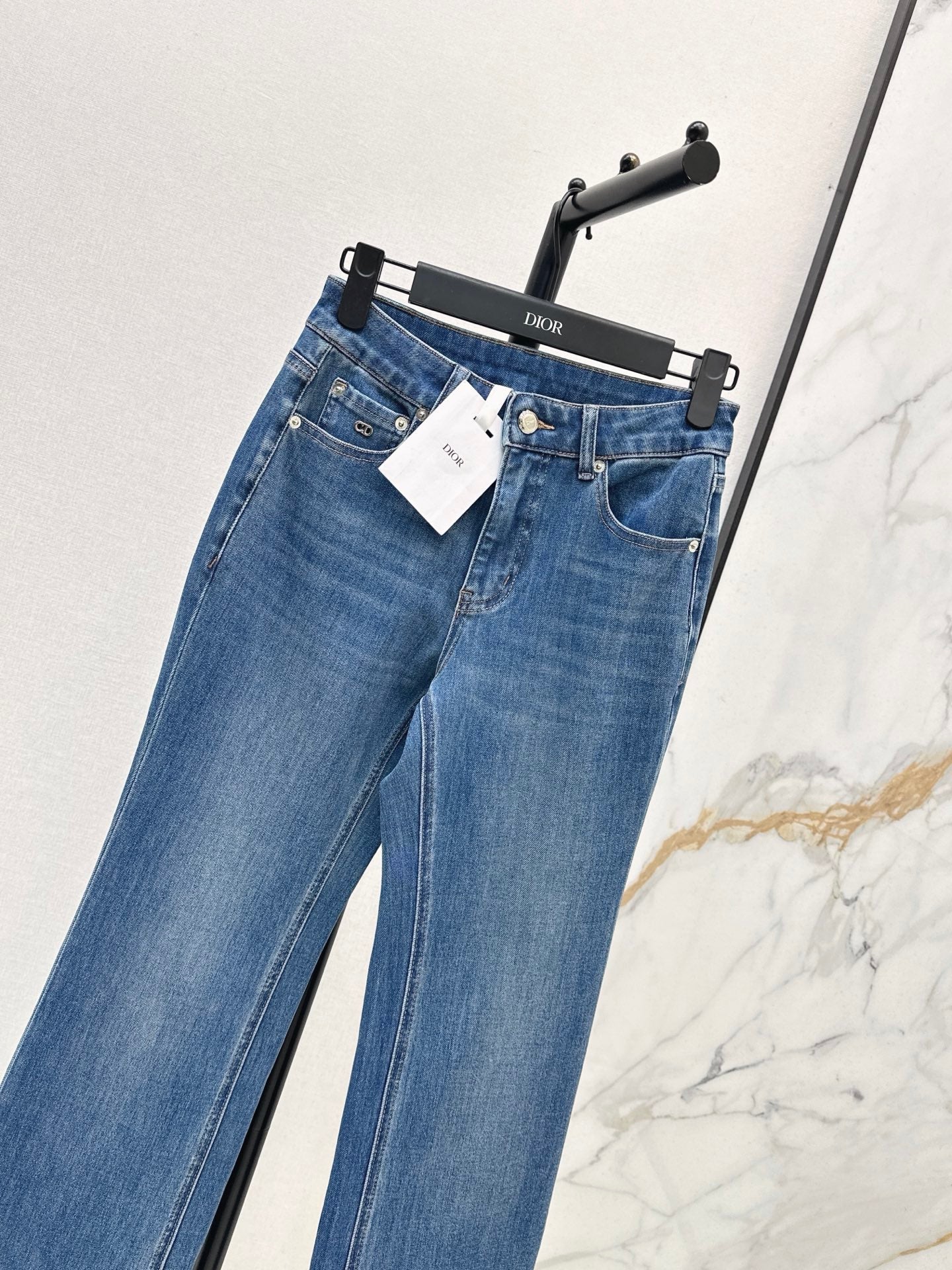 Figure-flattering stretch jeans