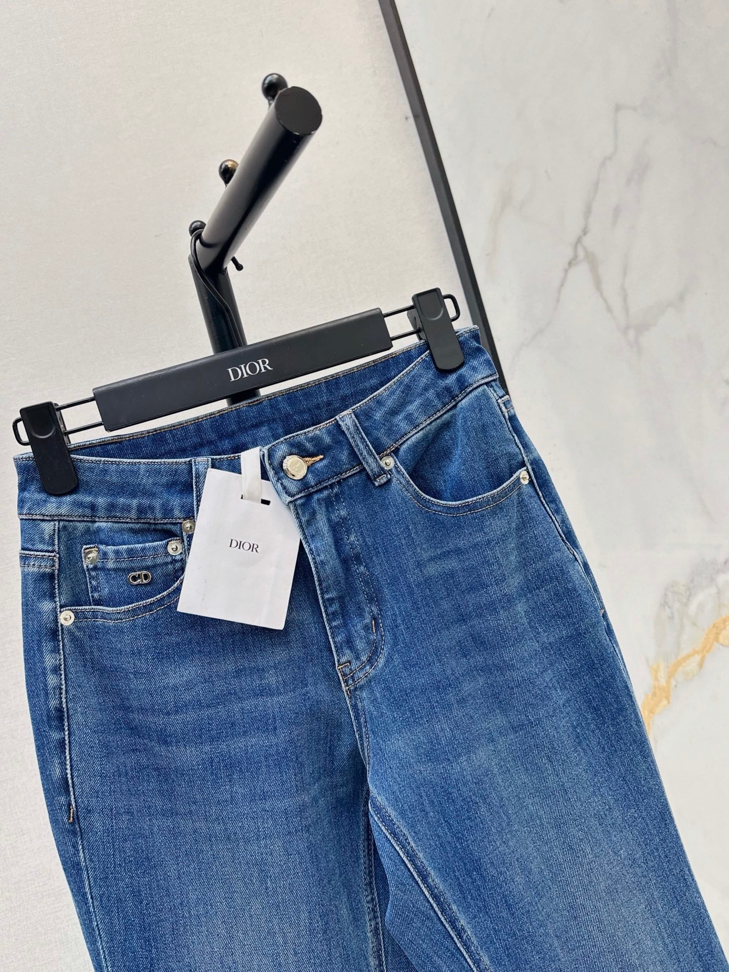 Figure-flattering stretch jeans