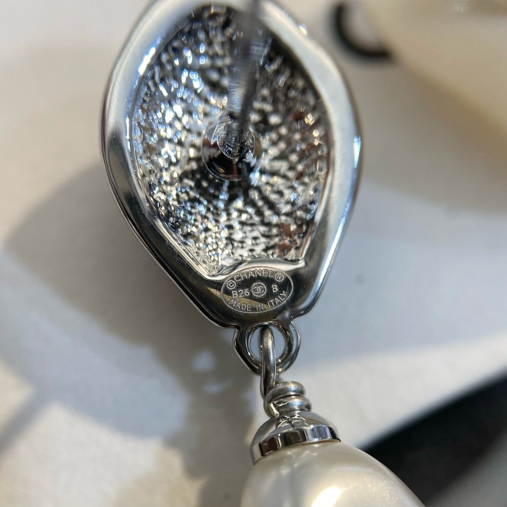 Silver Baroque Pearl Earrings
