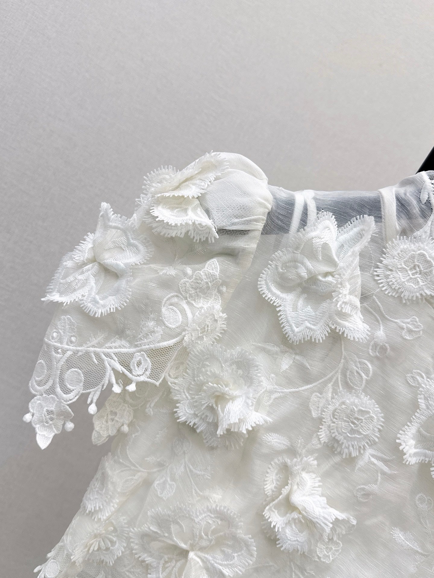 zimmermann/26ss 3D Floral Sleeveless Cropped Top