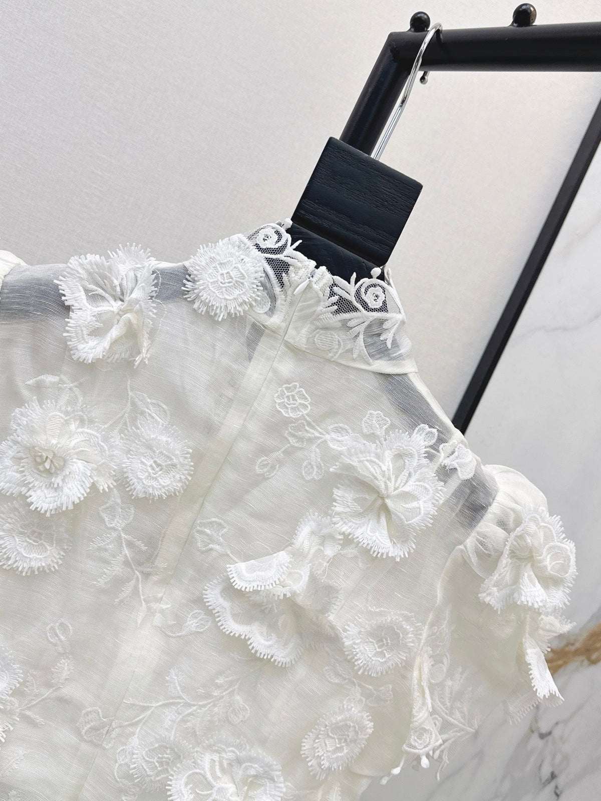 zimmermann/26ss 3D Floral Sleeveless Cropped Top