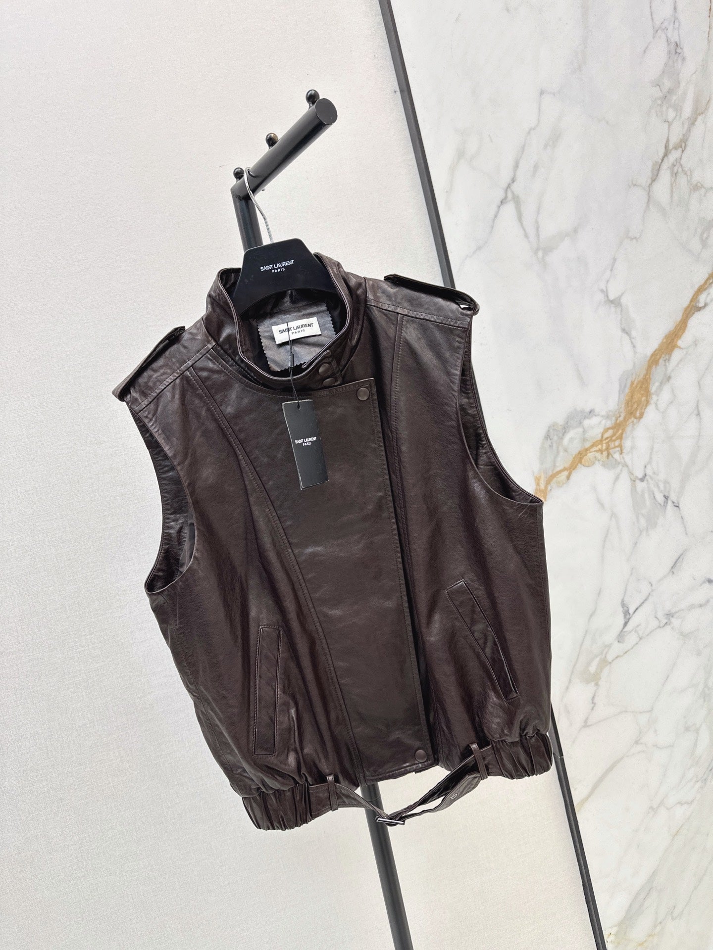 Yves Saint Laurent/26 Early Spring Latest Leather Vest