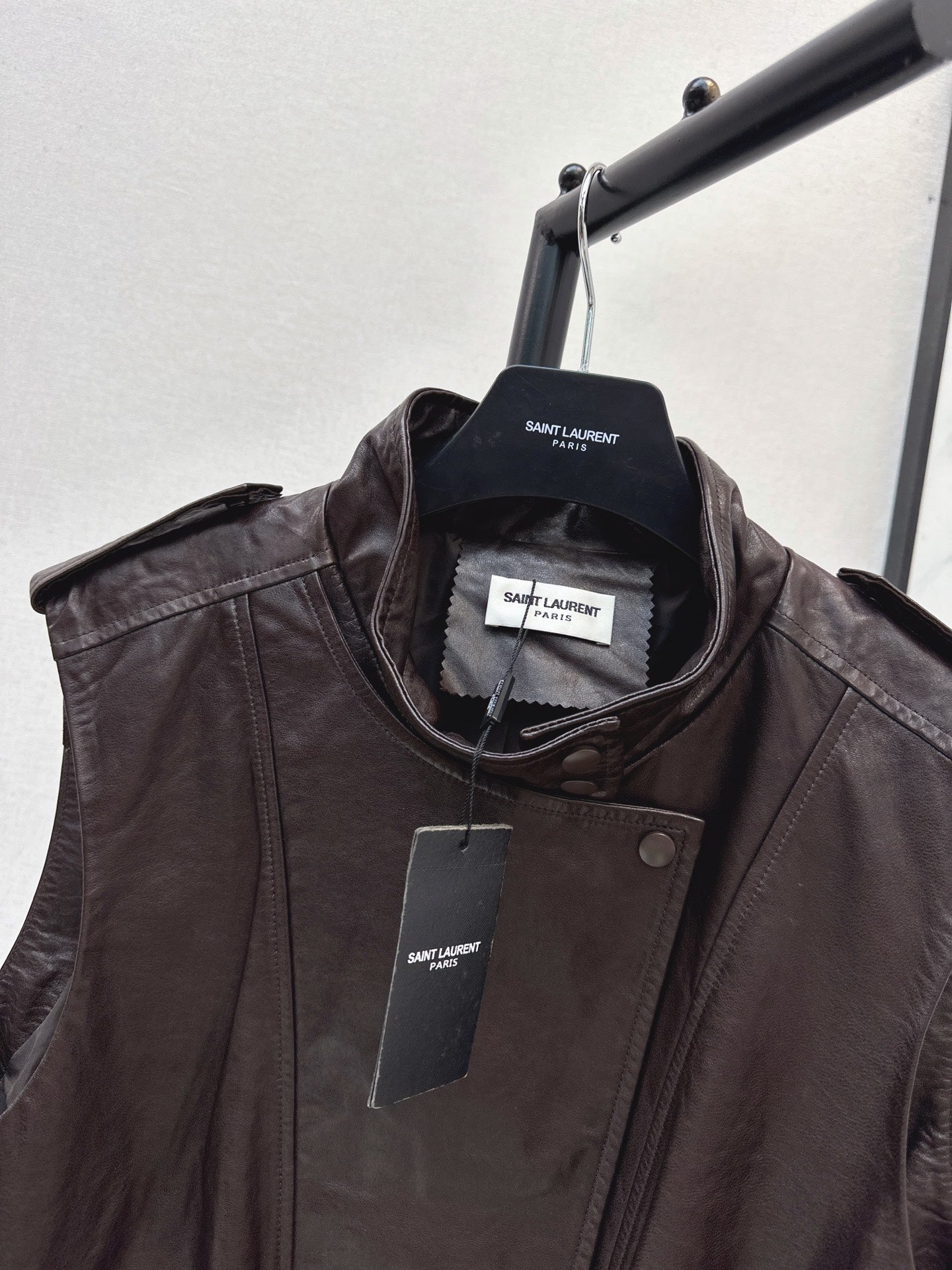 Yves Saint Laurent/26 Early Spring Latest Leather Vest
