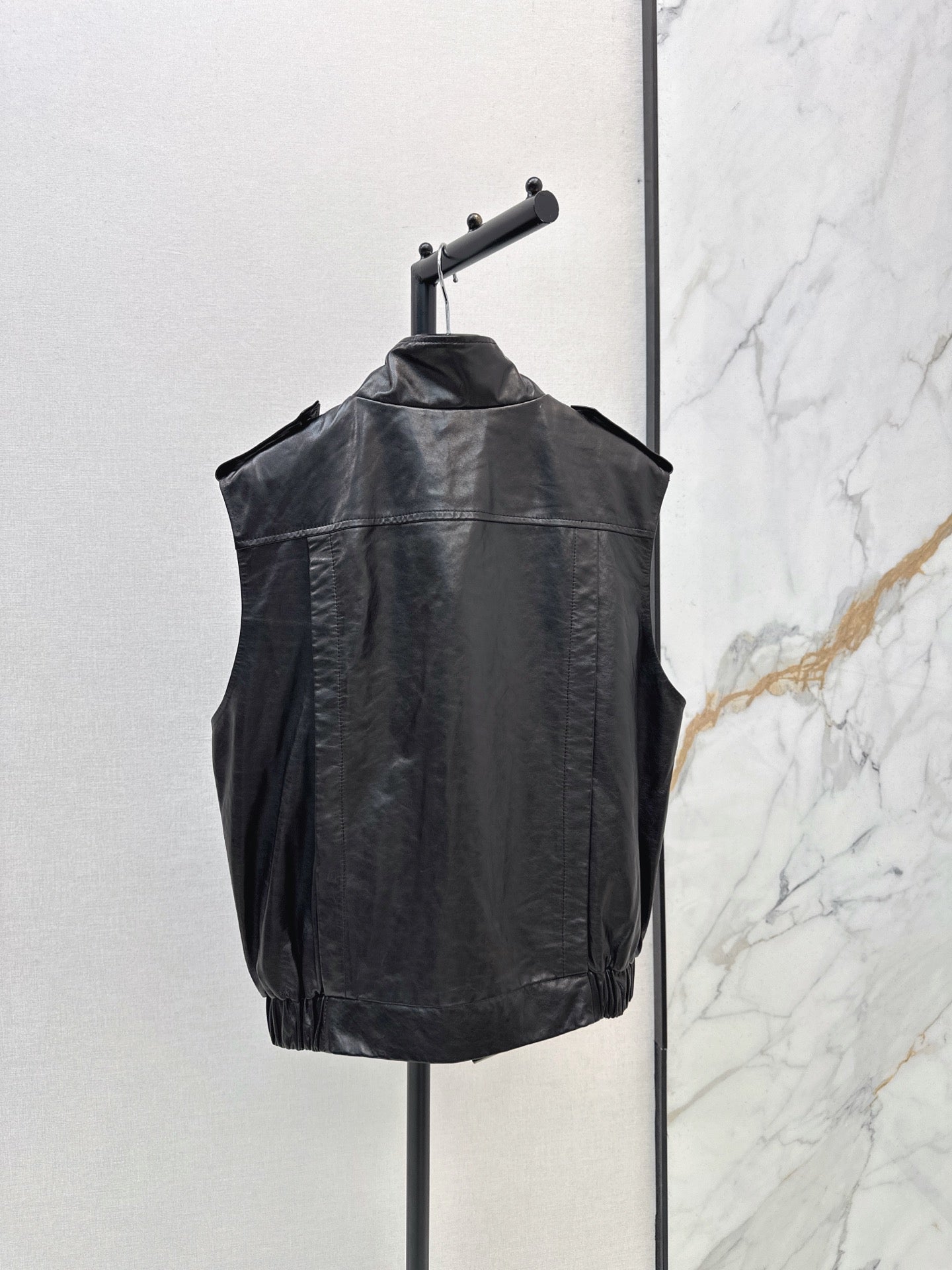 Yves Saint Laurent/26 Early Spring Latest Leather Vest