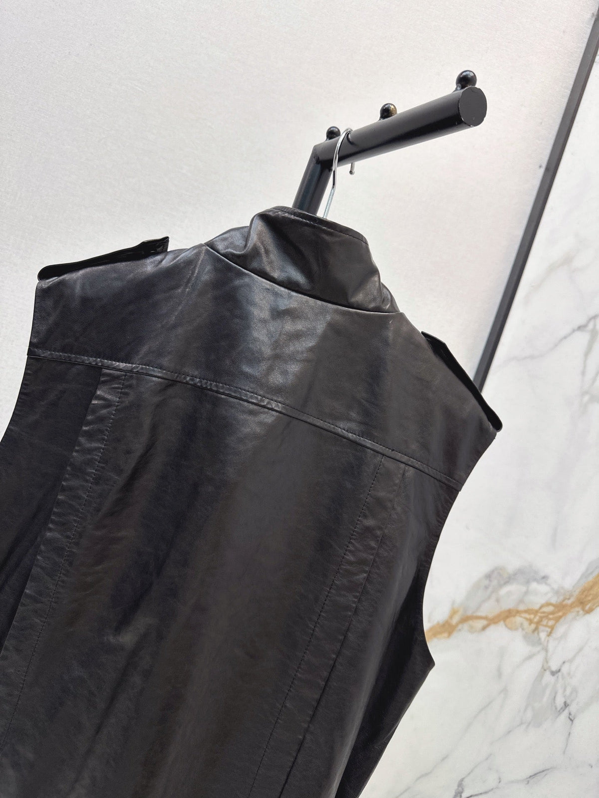 Yves Saint Laurent/26 Early Spring Latest Leather Vest