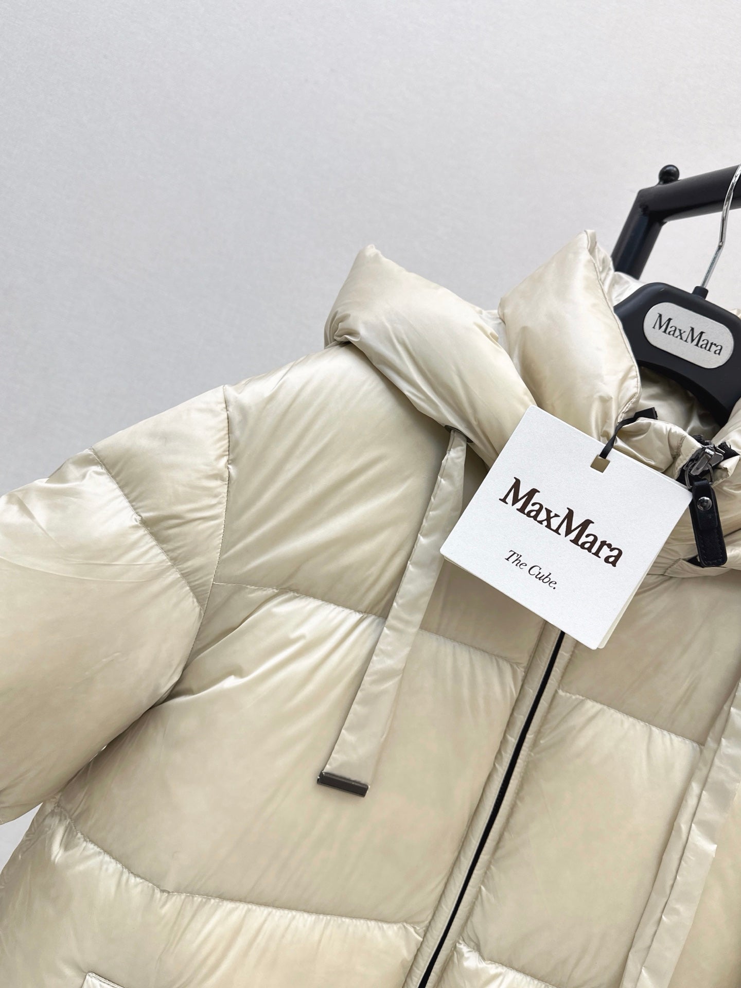Max Mara/26 Autumn and Winter Latest Hooded Down Jacket