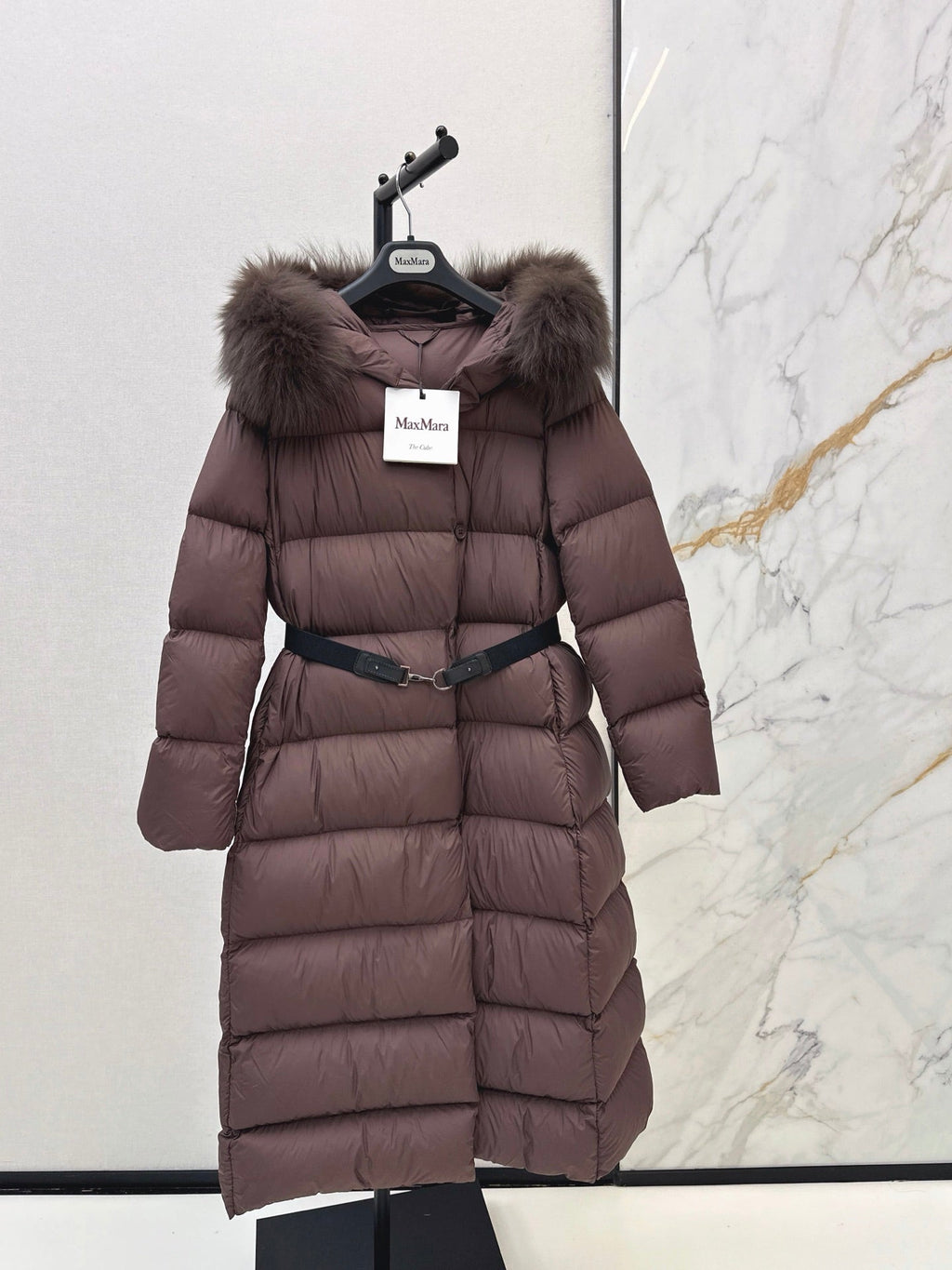 Max Mara/26 Fall/Winter Latest Large Fur Collar Hooded Down Jacket
