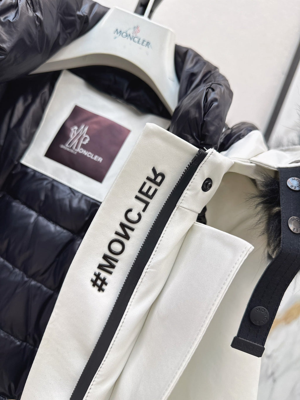 Moncler/26 Fall/Winter Latest Short Waist-Style Down Jacket