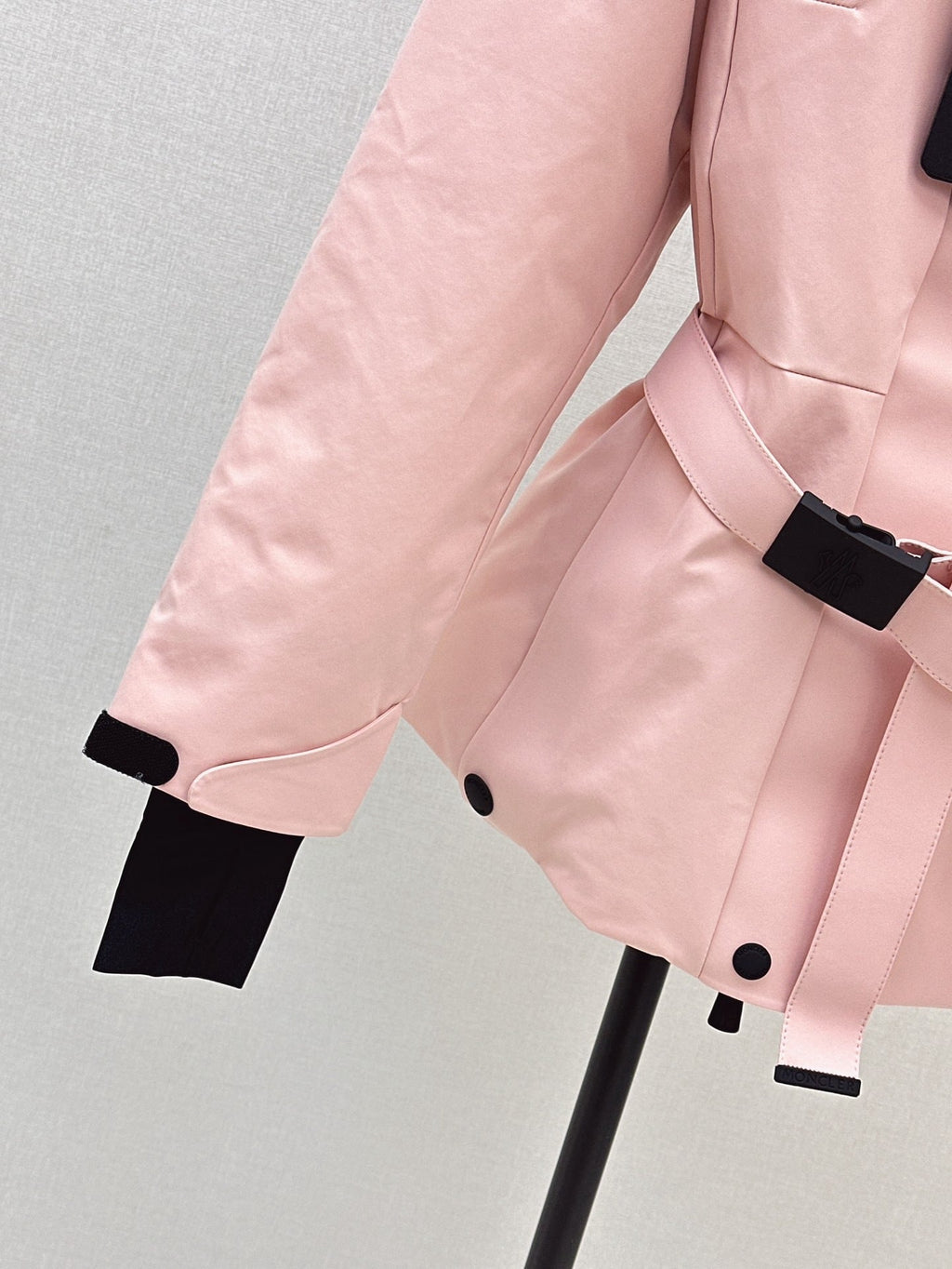 Moncler/26 Fall/Winter Latest Short Waist-Style Down Jacket