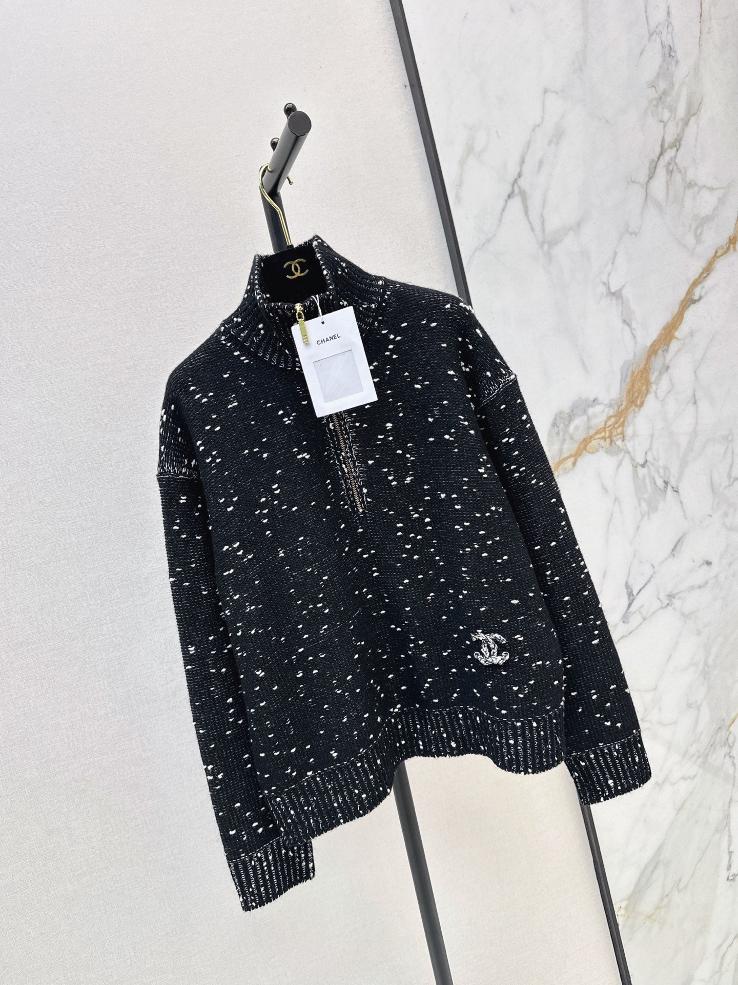Chanel / 26 Early Autumn Latest Knit Zip Sweater