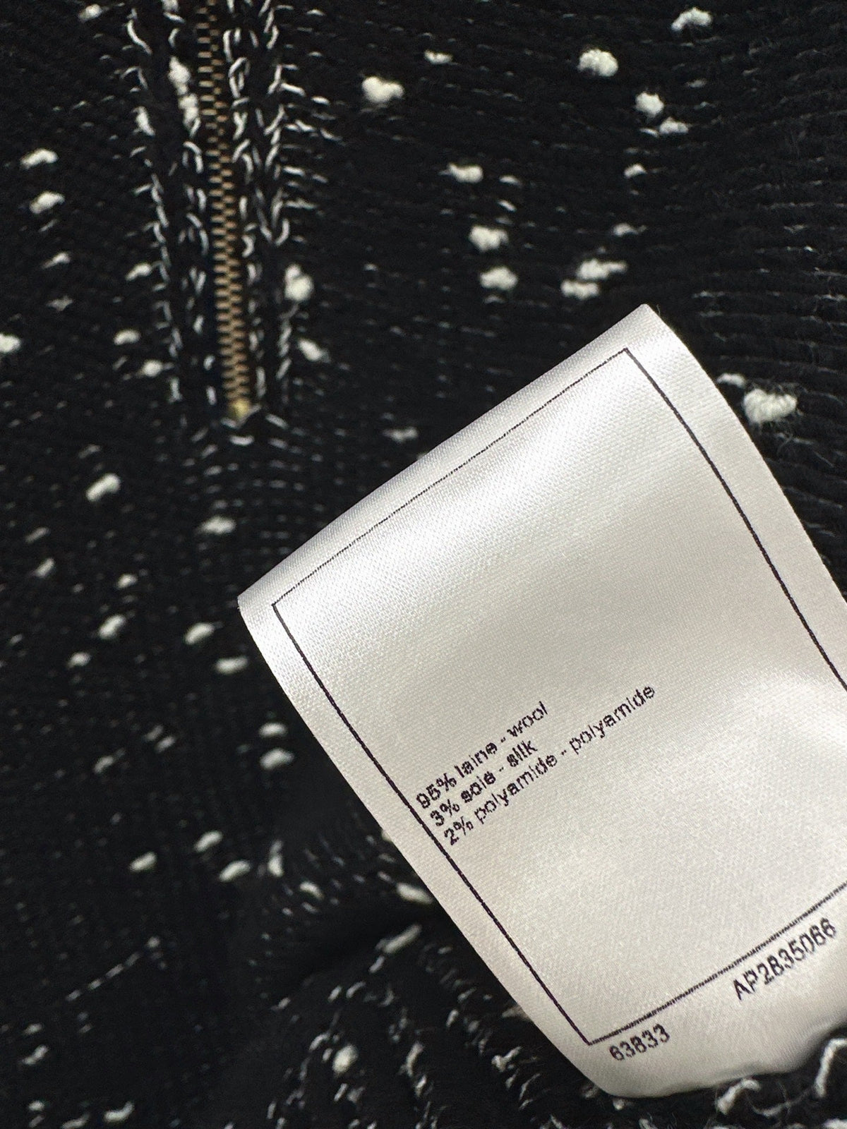 Chanel / 26 Early Autumn Latest Knit Zip Sweater