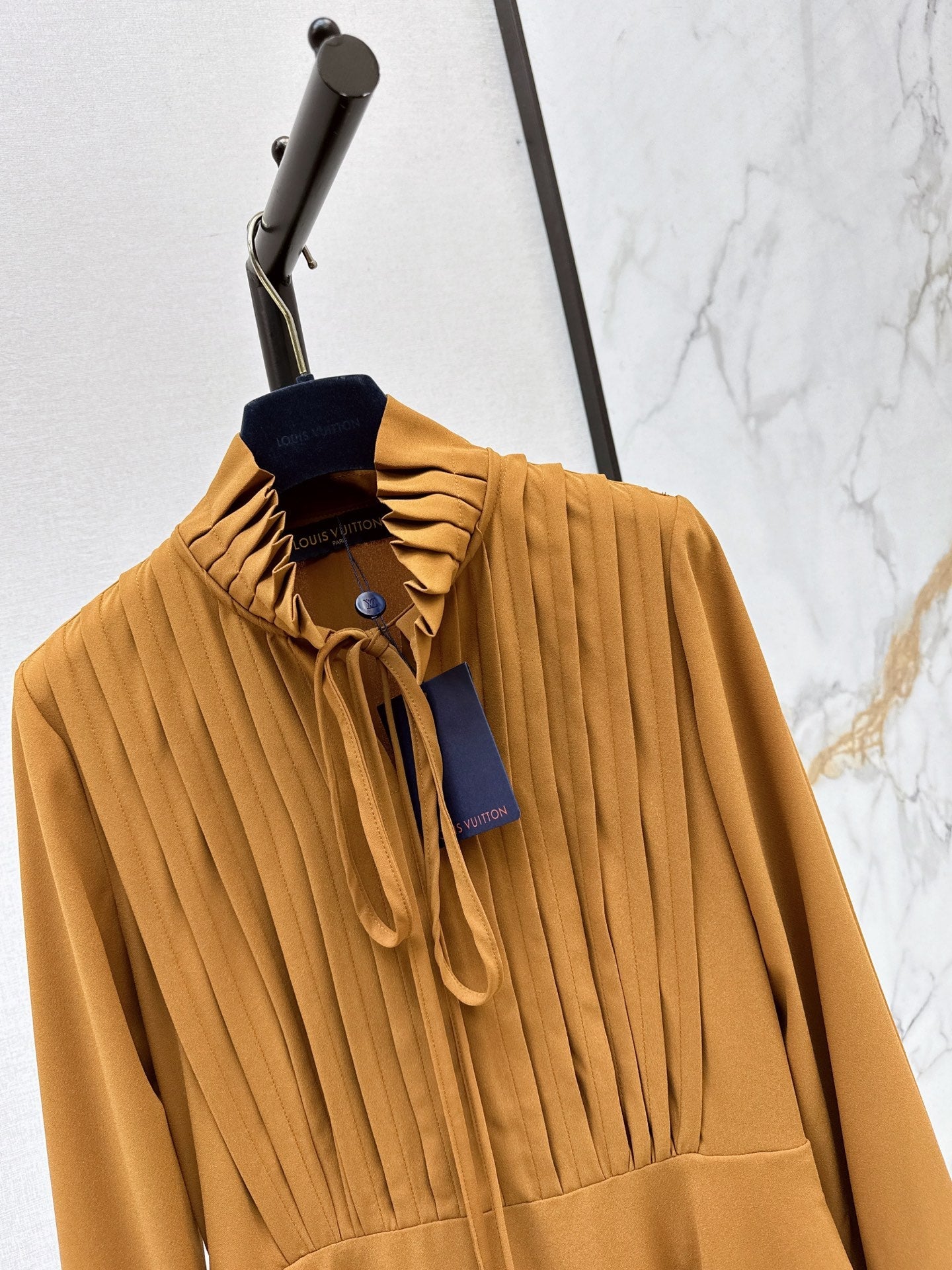 Louis Vuitton / 26 Early Autumn Latest Dress