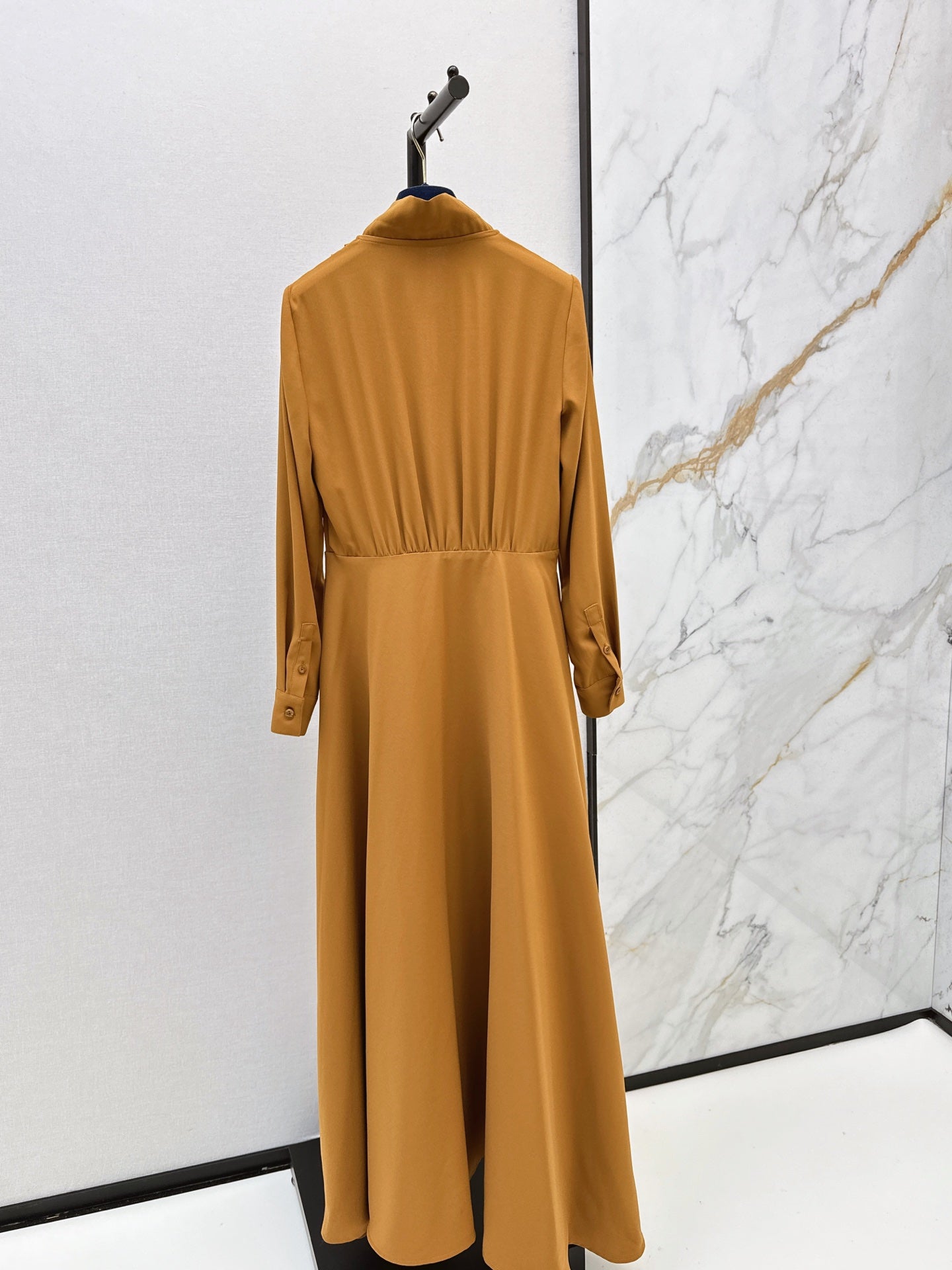 Louis Vuitton / 26 Early Autumn Latest Dress
