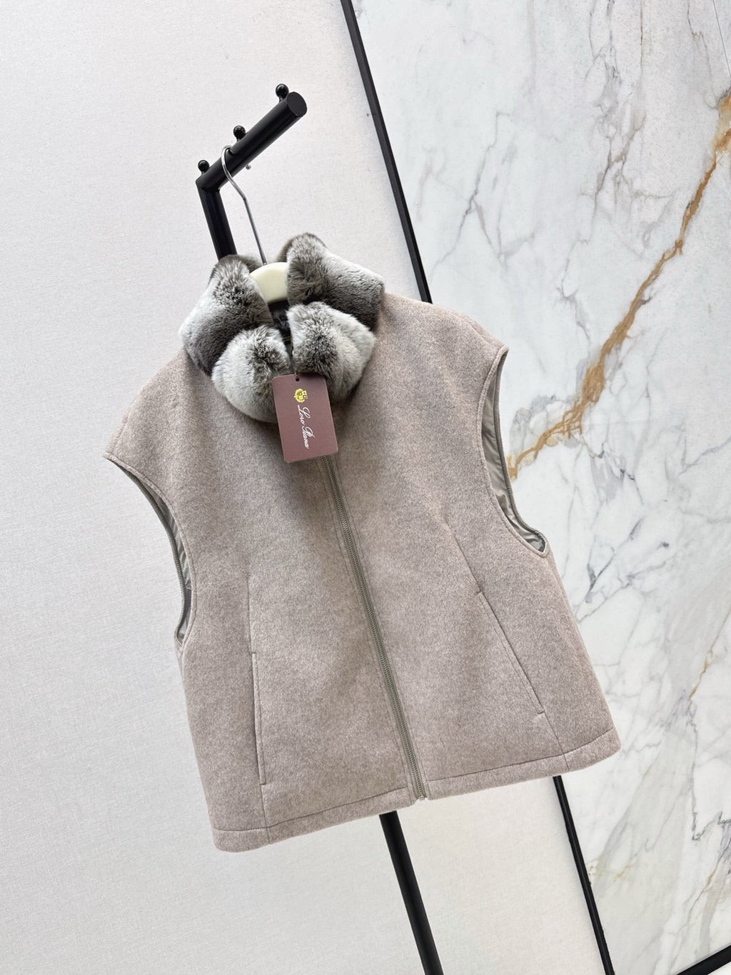 LORO PIANA/ 26 Early Autumn Latest Wool Vest