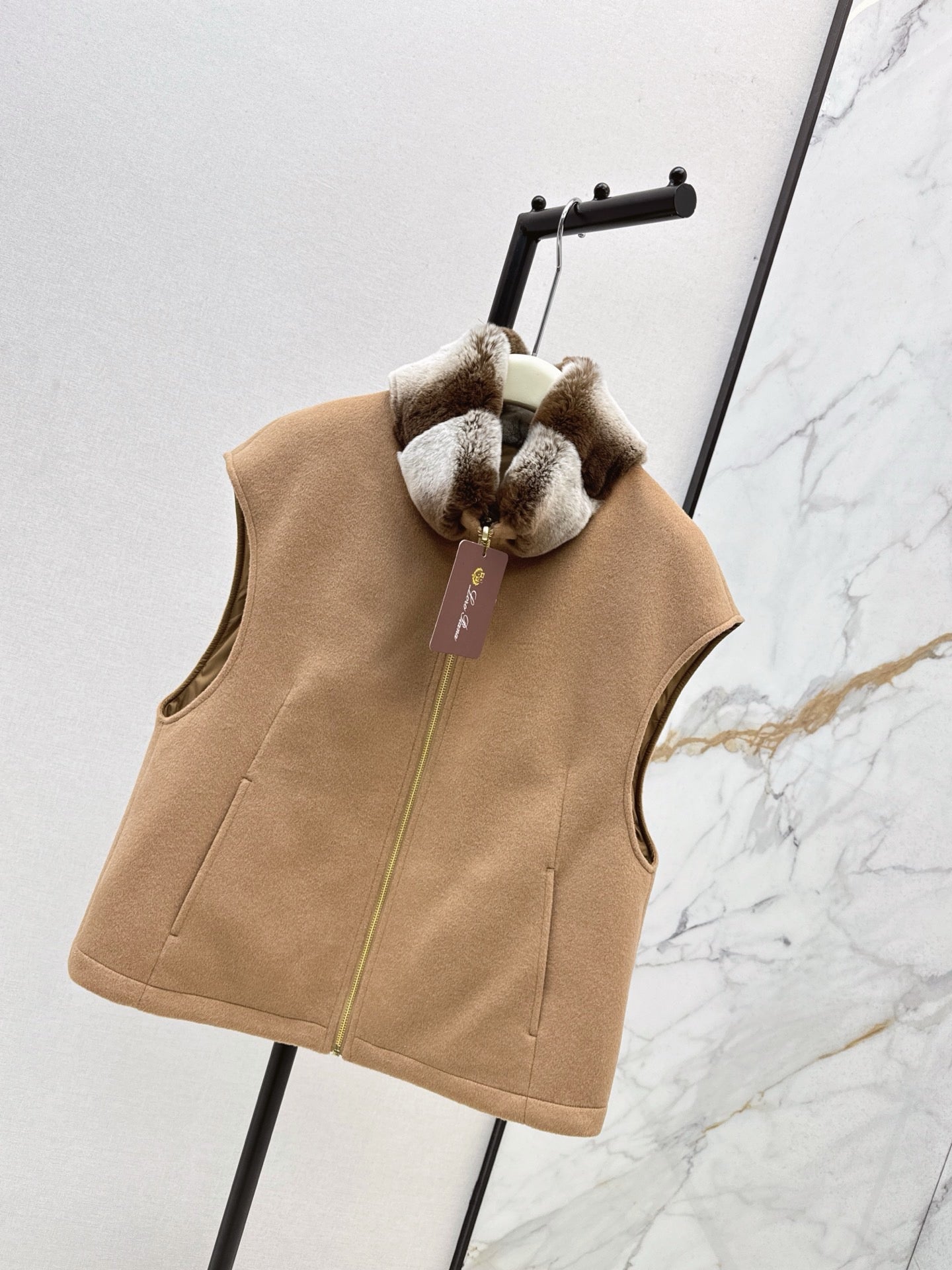 LORO PIANA/ 26 Early Autumn Latest Wool Vest