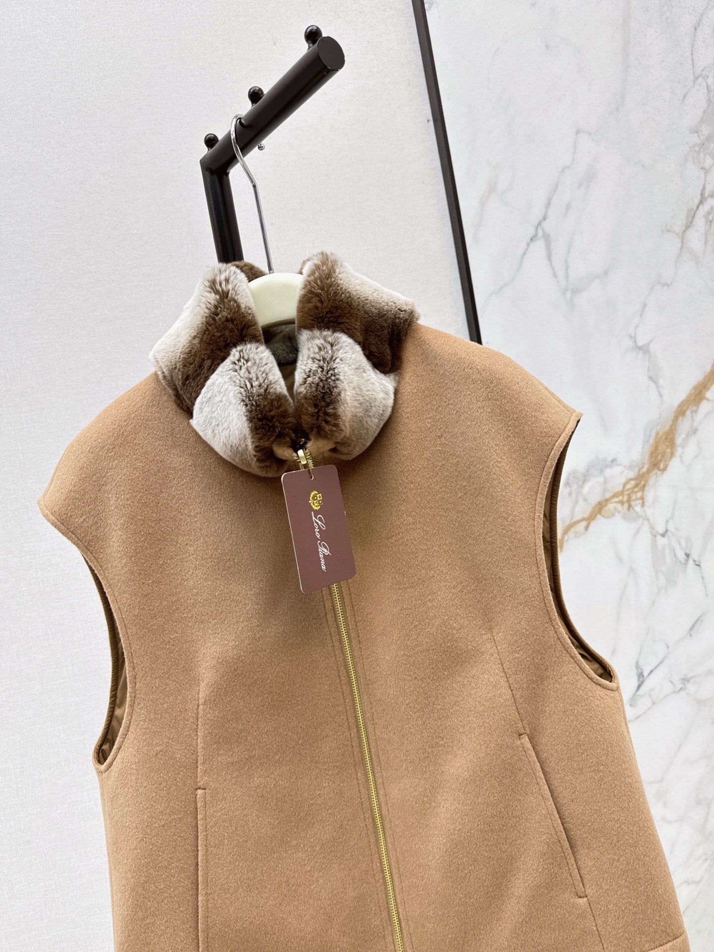 LORO PIANA/ 26 Early Autumn Latest Wool Vest