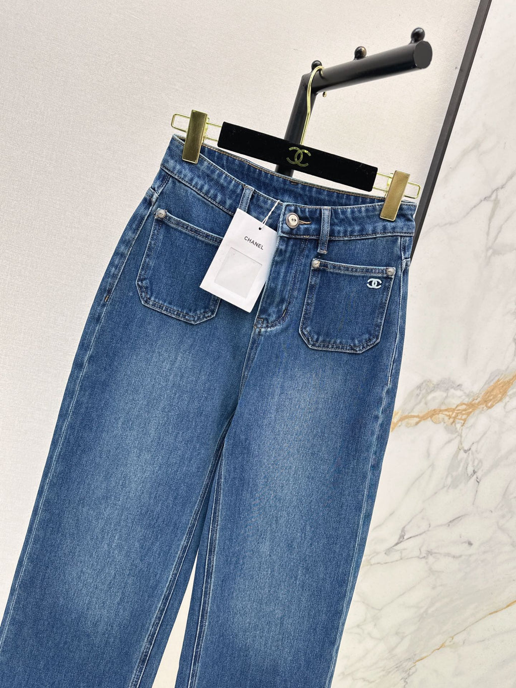 Chanel / 26 Early Autumn Latest Straight-Leg Jeans