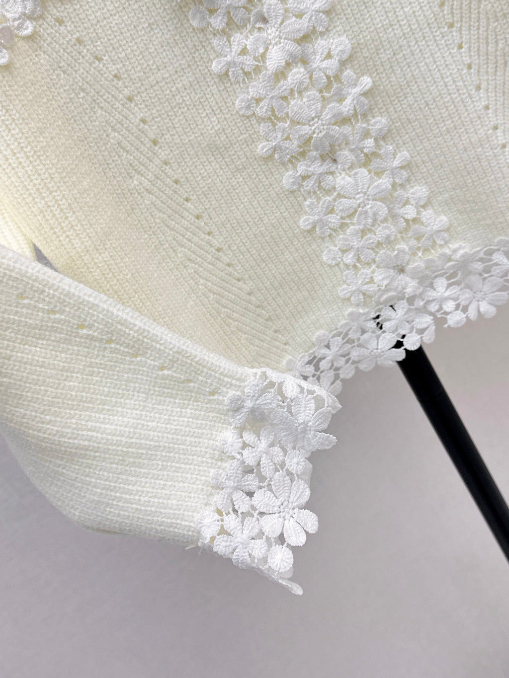 Chanel / 26 Early Autumn New Long-Sleeve Knit Cardigan