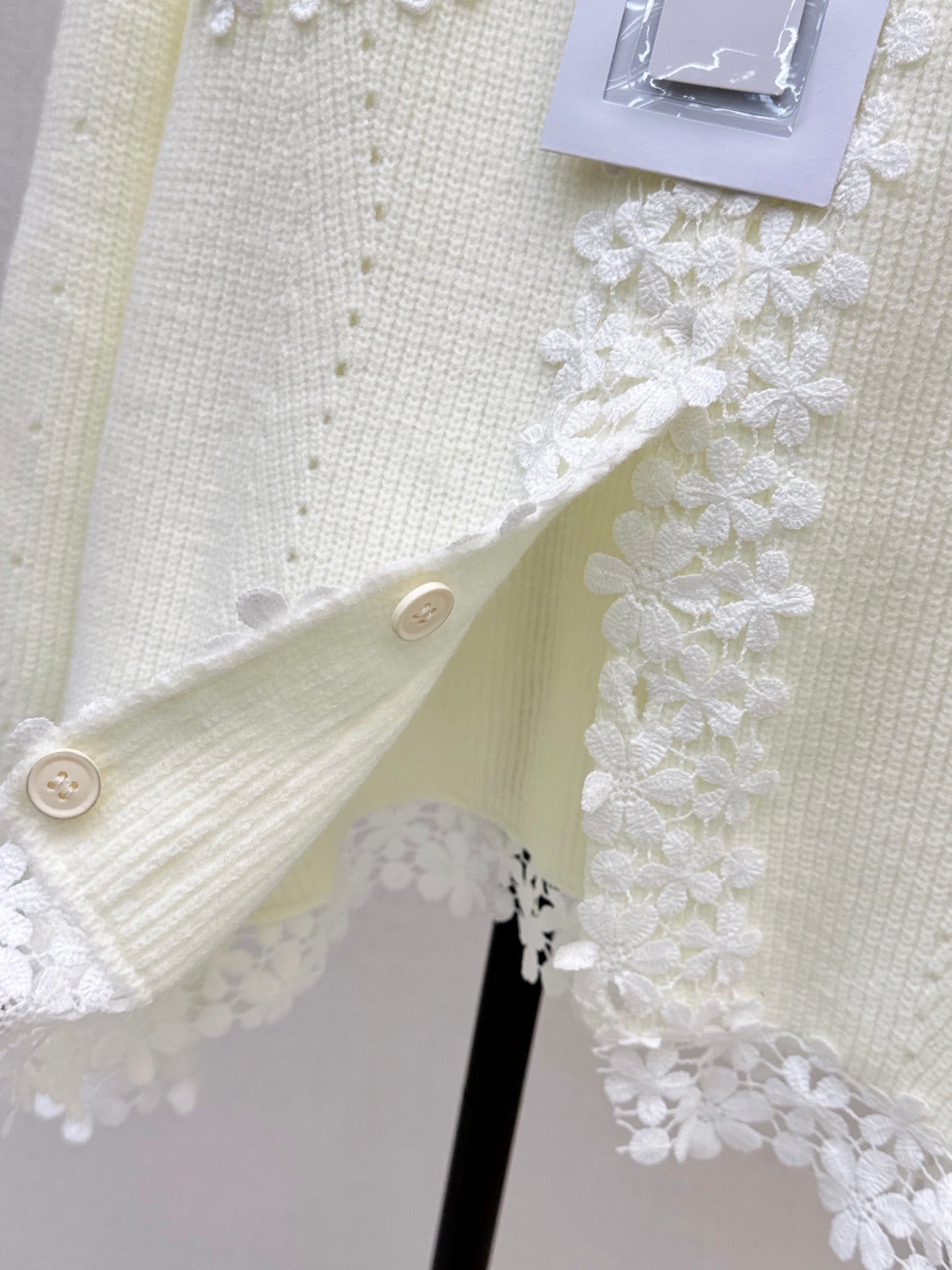 Chanel / 26 Early Autumn New Long-Sleeve Knit Cardigan