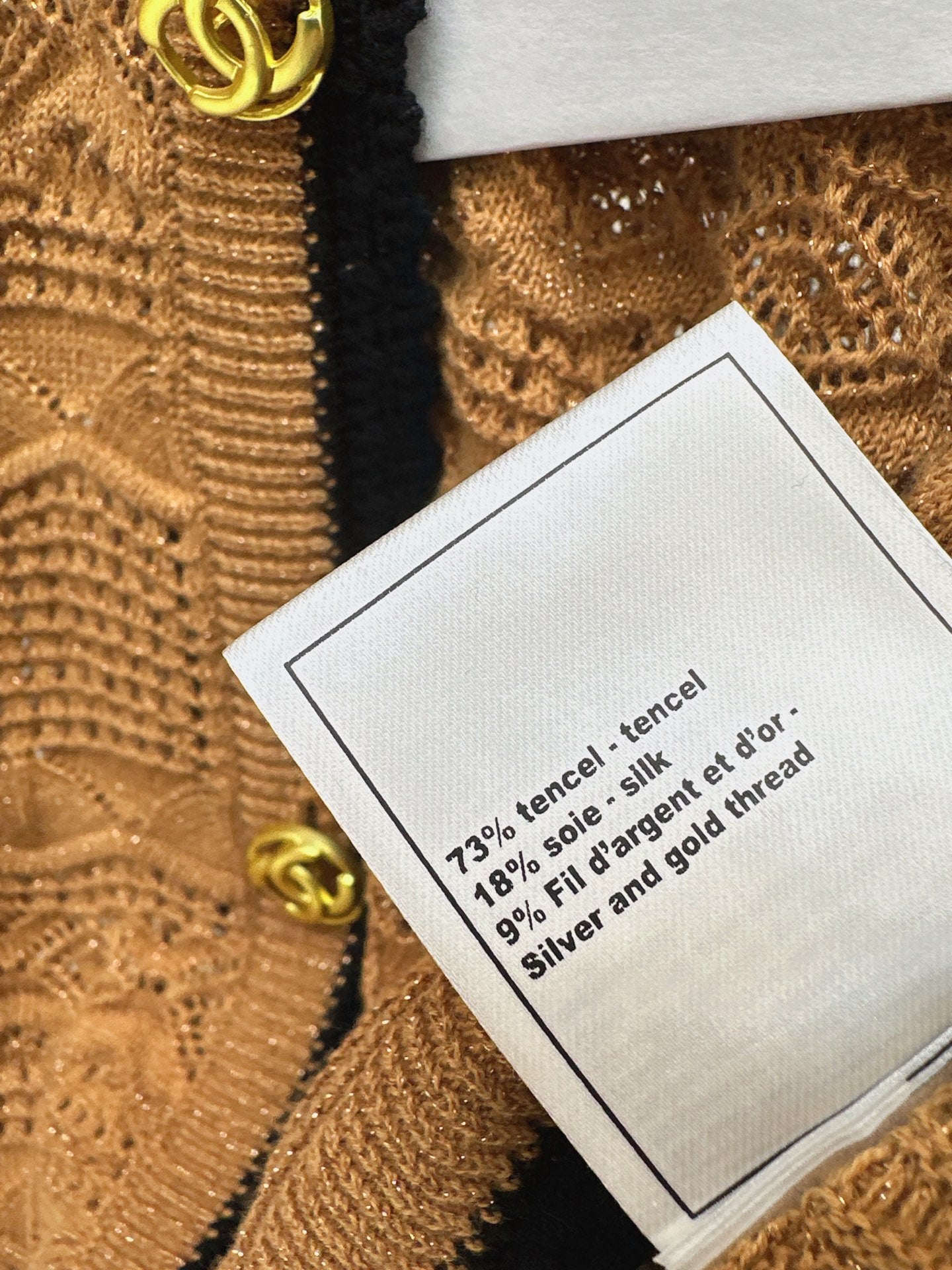 Chanel / 26 Early Autumn Latest Hollow Knit Cardigan