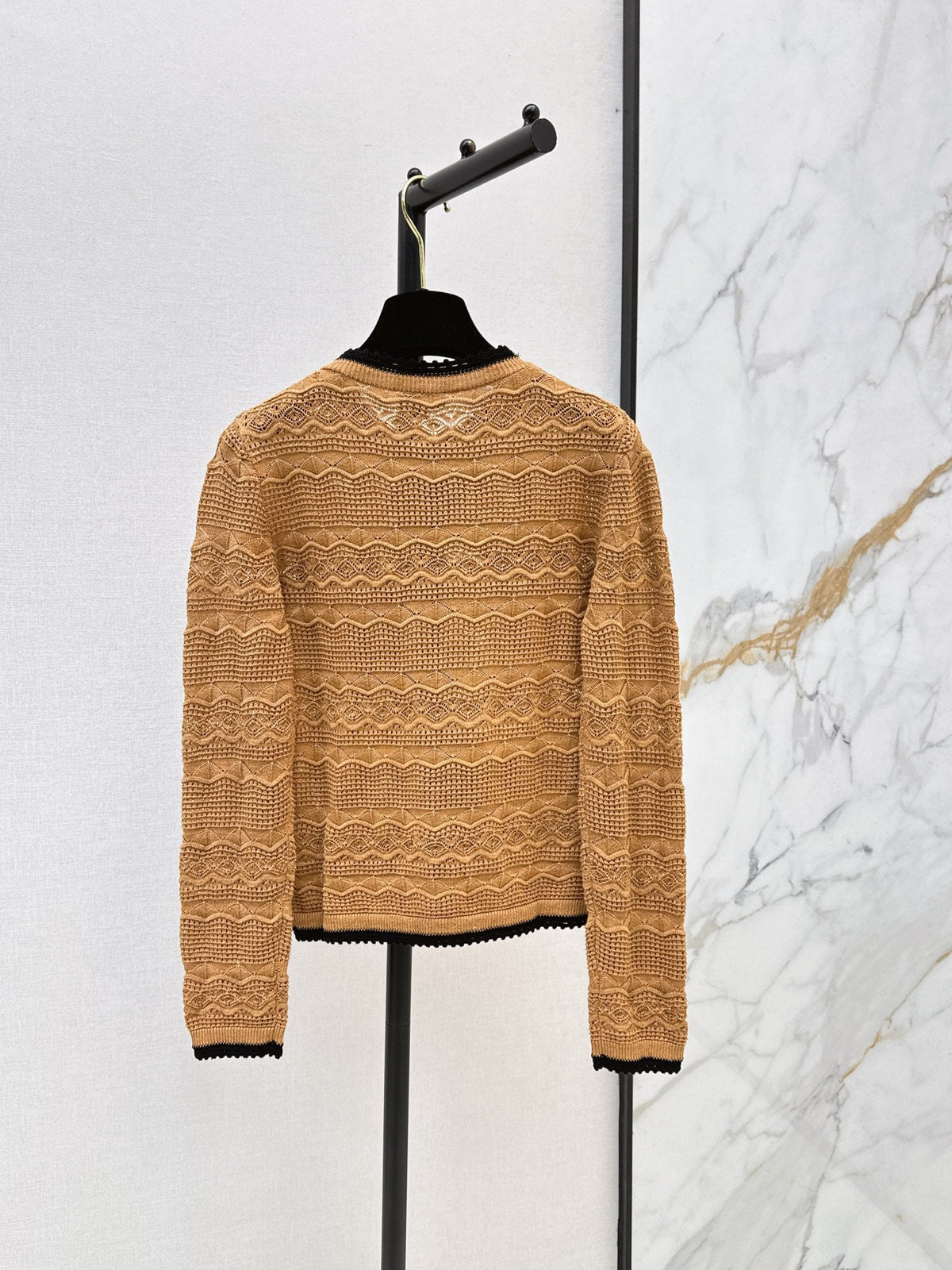 Chanel / 26 Early Autumn Latest Hollow Knit Cardigan