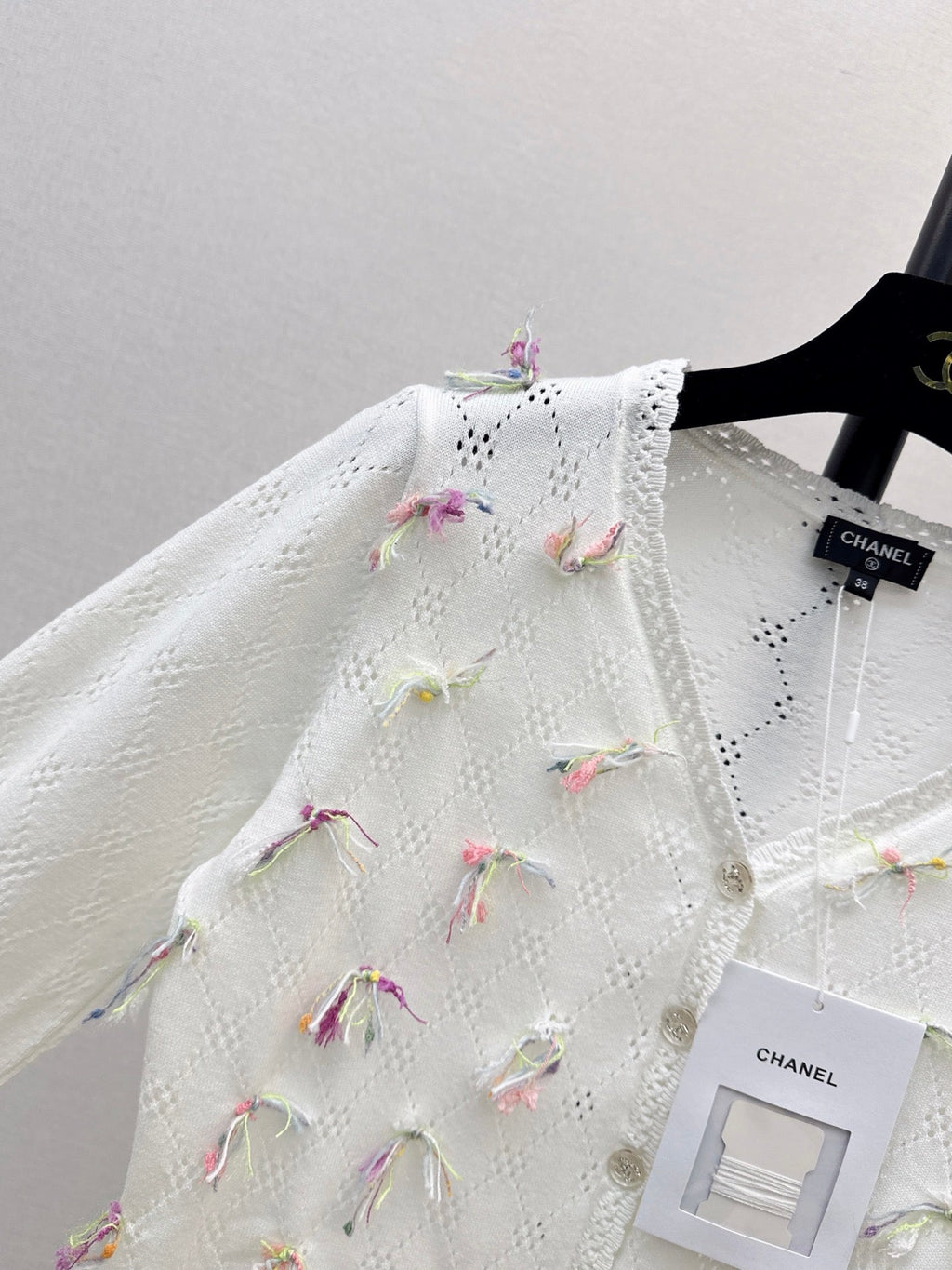 Chanel / 26 Early Autumn Latest Hollow-Out Short Knit Cardigan