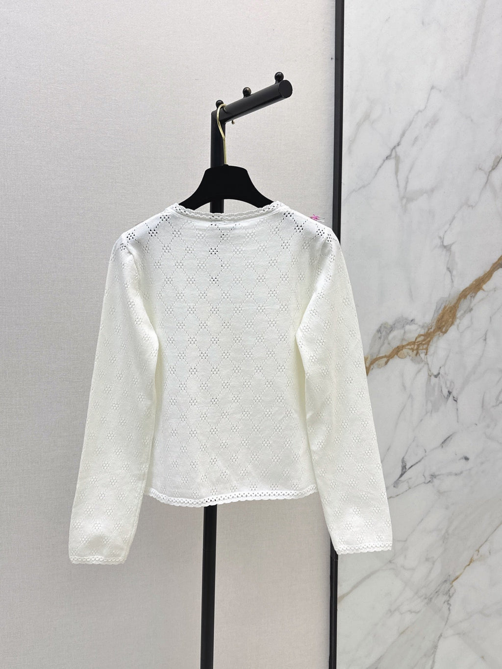 Chanel / 26 Early Autumn Latest Hollow-Out Short Knit Cardigan