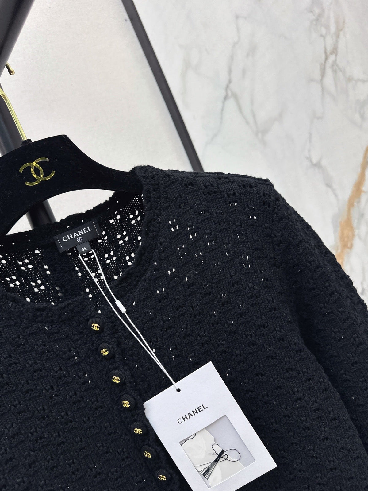 Chanel / 26 Early Autumn Latest Hollow-Out Cropped Knit Cardigan